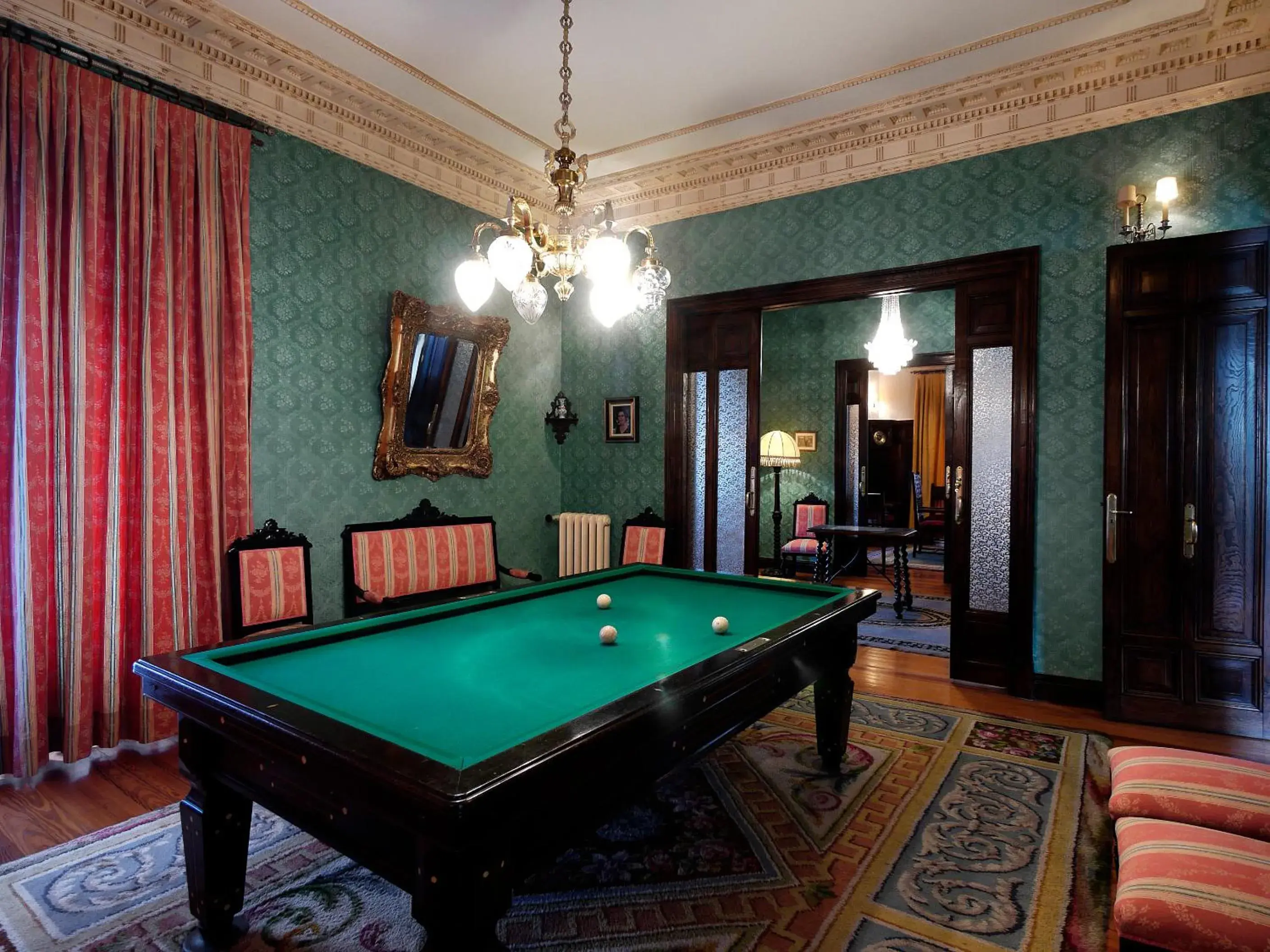 Game Room, Billiards in Palacio Arias