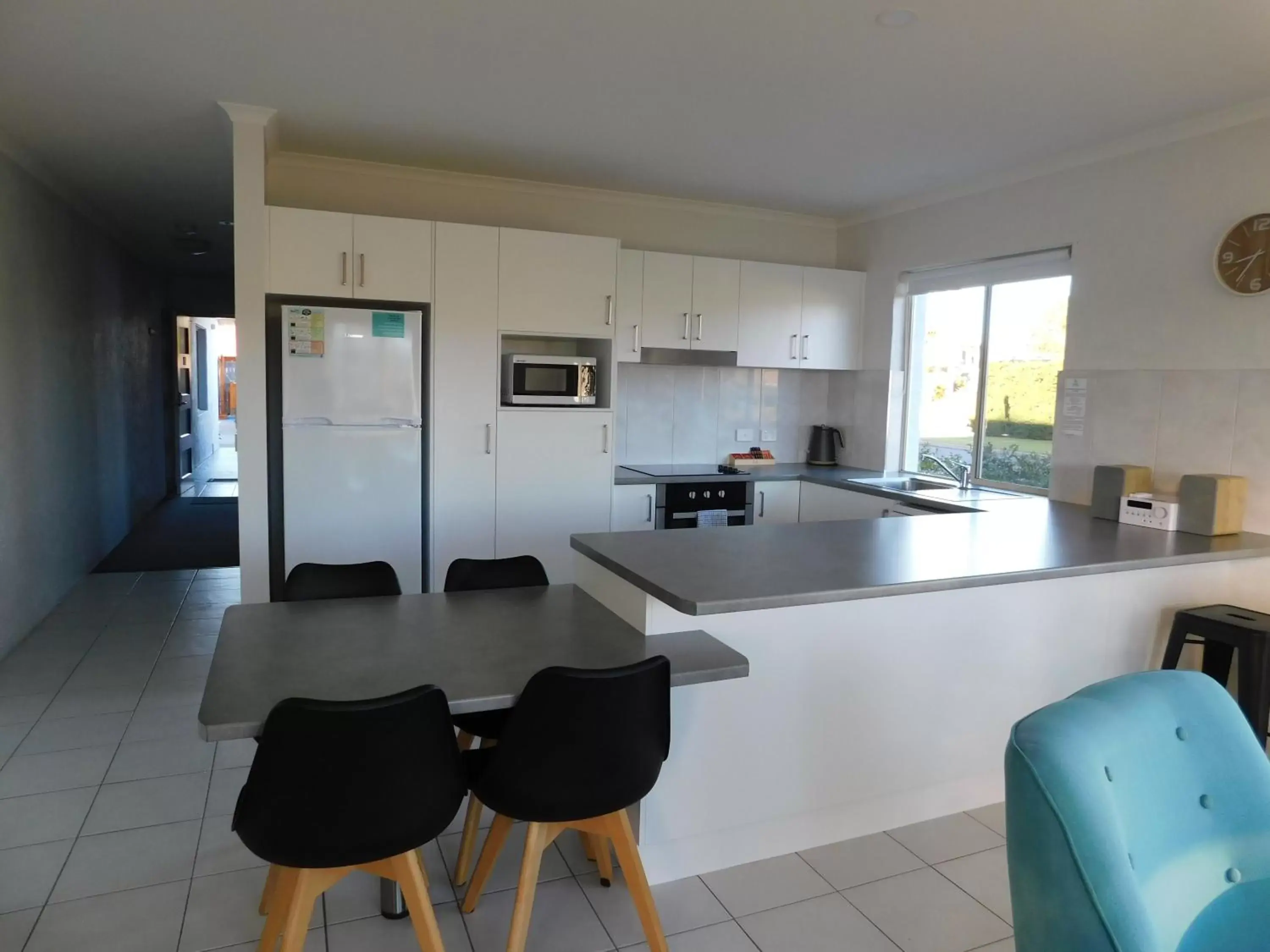 Kitchen or kitchenette, Kitchen/Kitchenette in Merimbula Lake Apartments