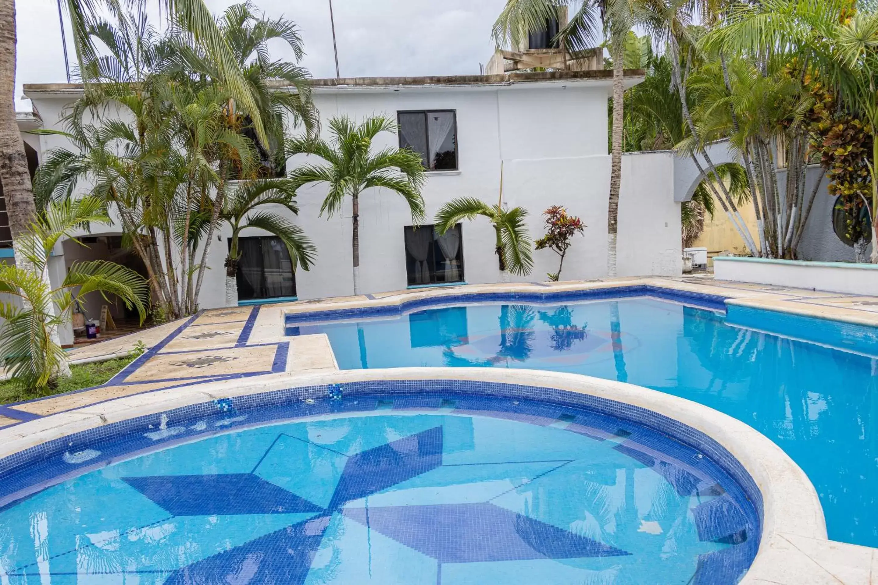 Swimming Pool in OYO Hotel Marías,Aeropuerto Internacional de Chetumal