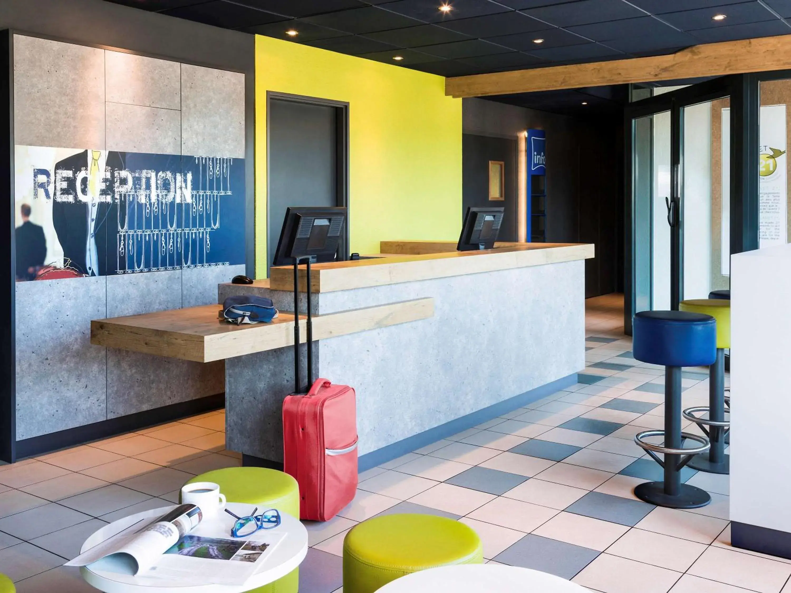 Property building, Lobby/Reception in Ibis Budget Orly Chevilly Tram 7