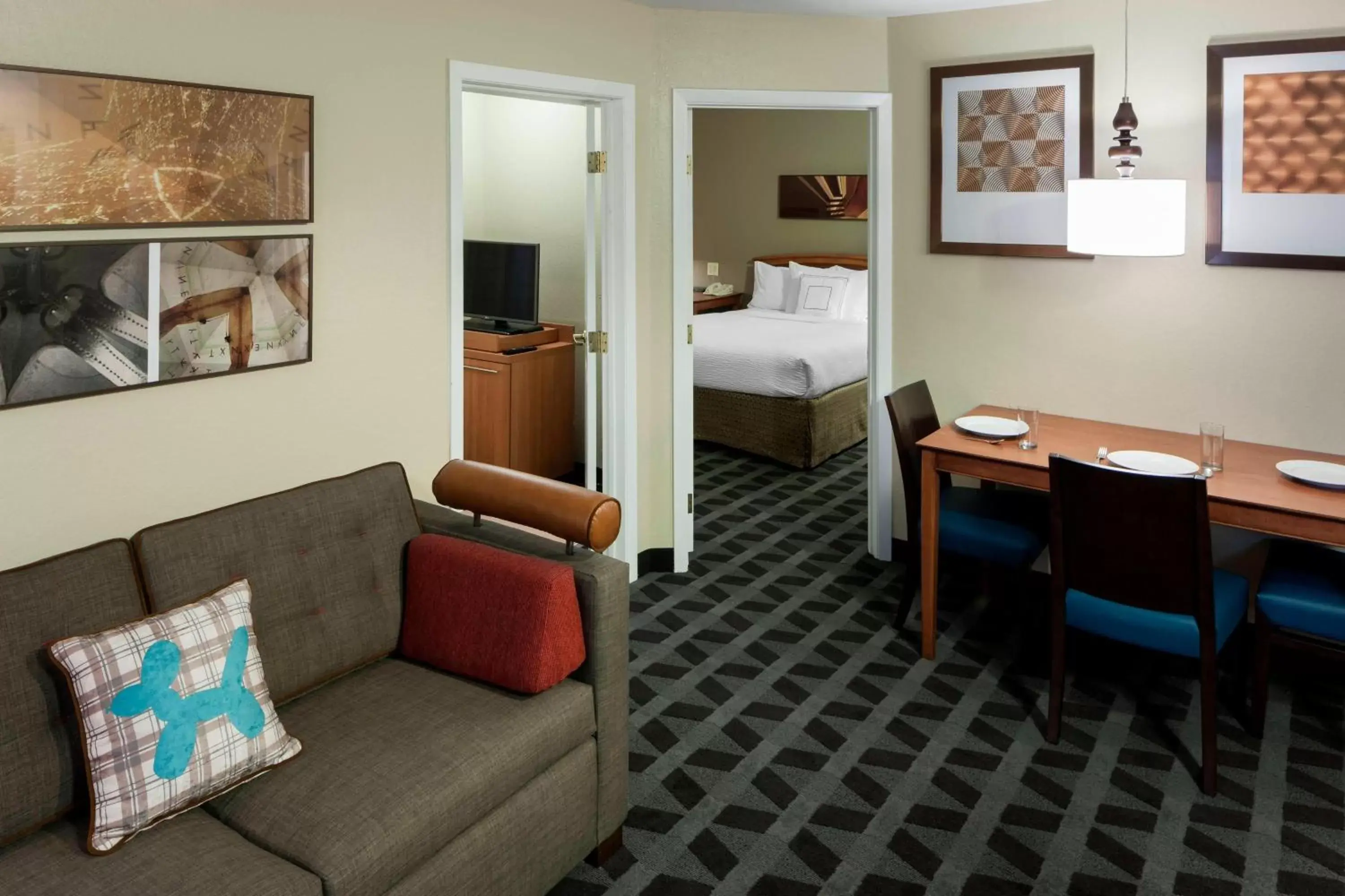 Bedroom, Seating Area in TownePlace Suites Dallas Arlington North