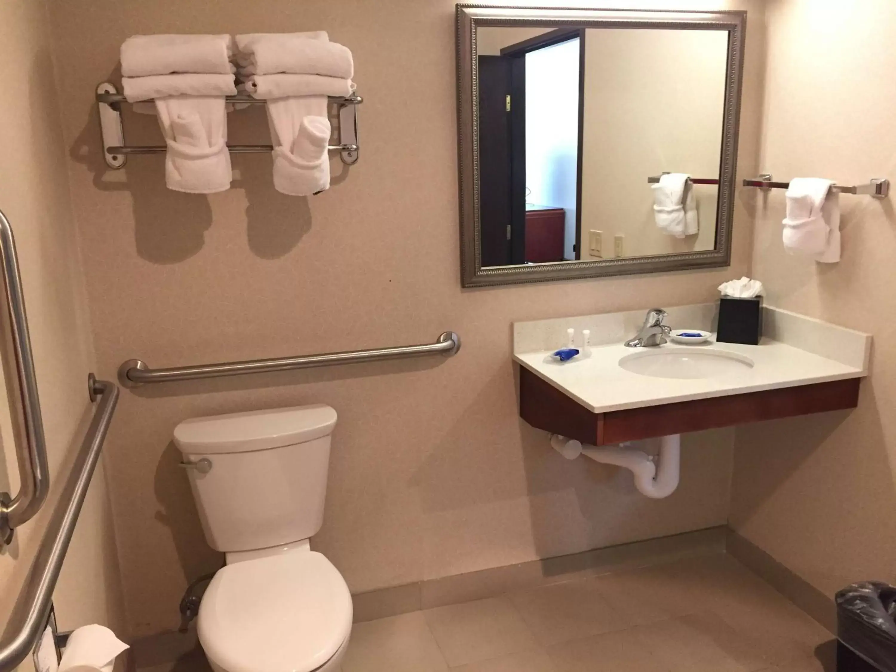 Queen Room with Two Queen Beds and Roll-In Shower- Mobility Access/Non-Smoking in Best Western Timpanogos Inn Queen Room with Two Queen Beds and Roll-In Shower- Mobility Access/Non-Smoking in Best Western Timpanogos Inn