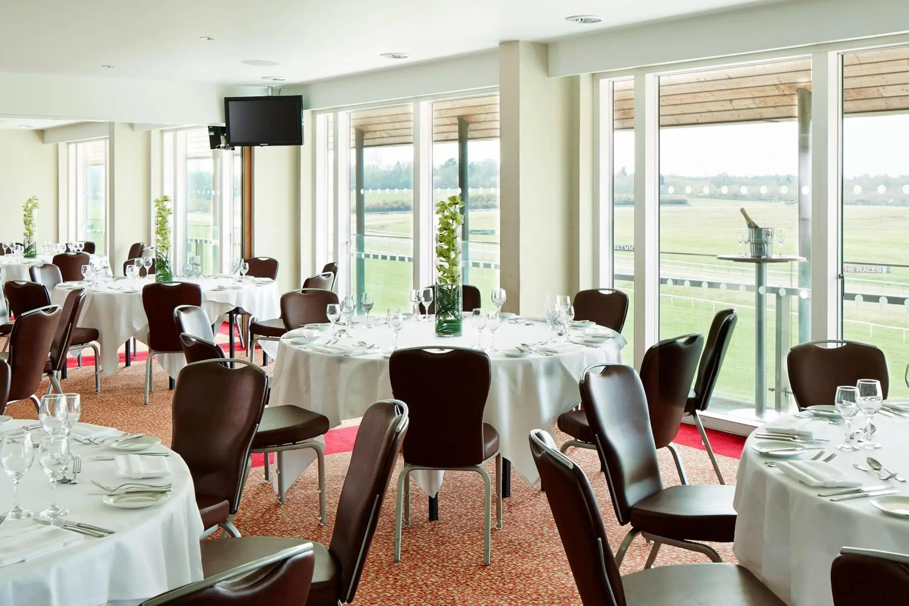 Meeting/conference room, Restaurant/Places to Eat in Lingfield Park Marriott Hotel & Country Club