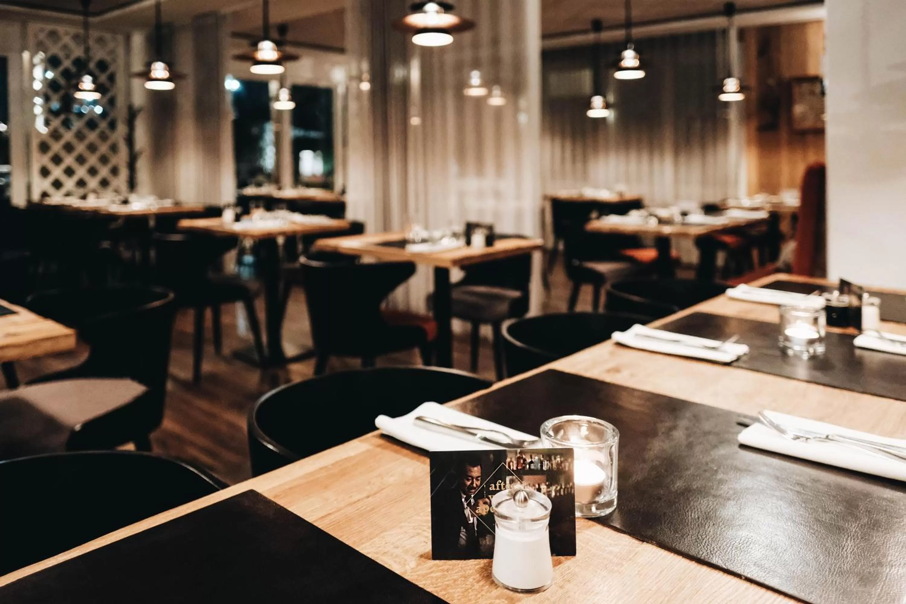 Restaurant/places to eat in Achtender