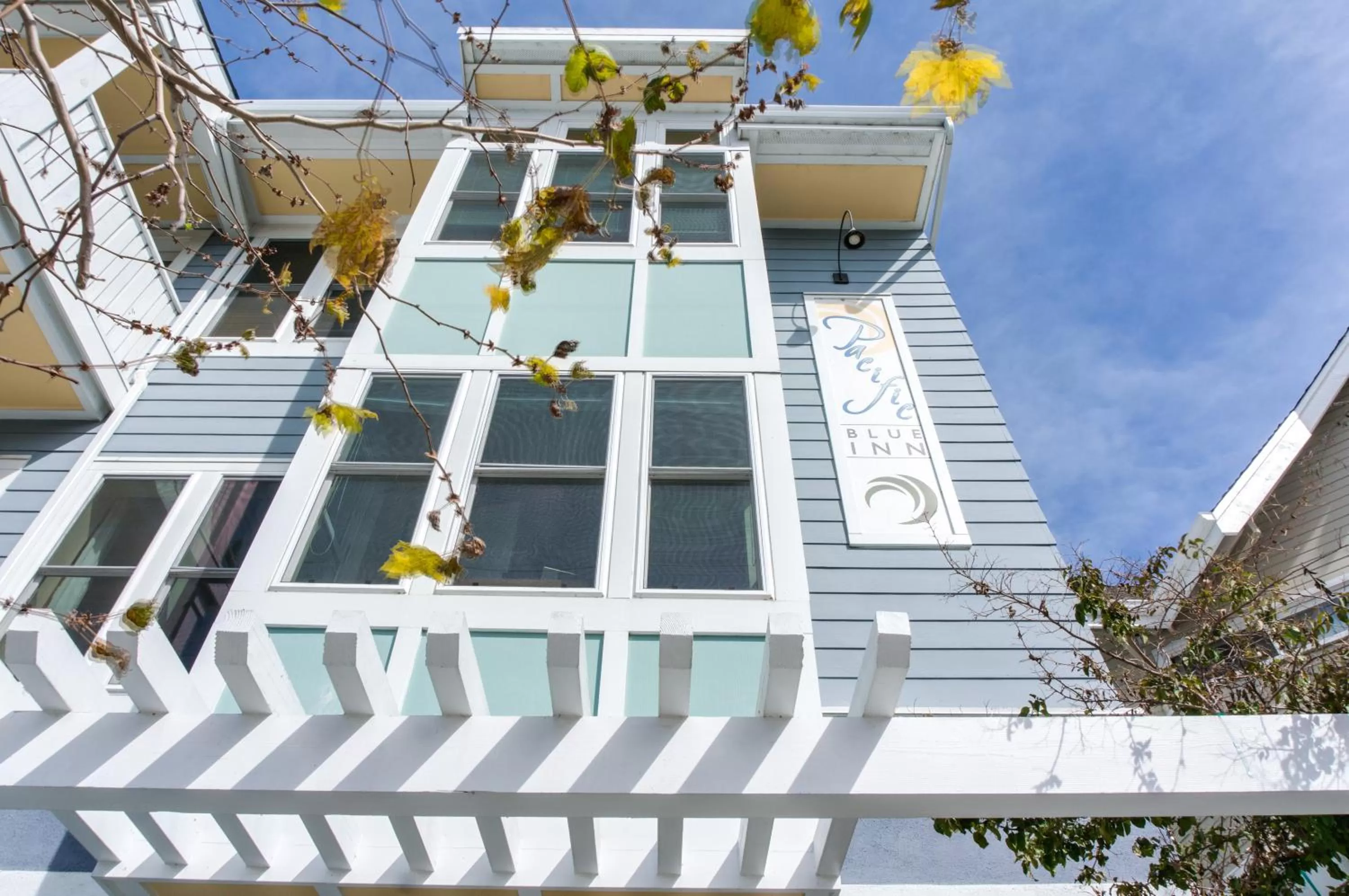 Facade/entrance in Pacific Blue Inn