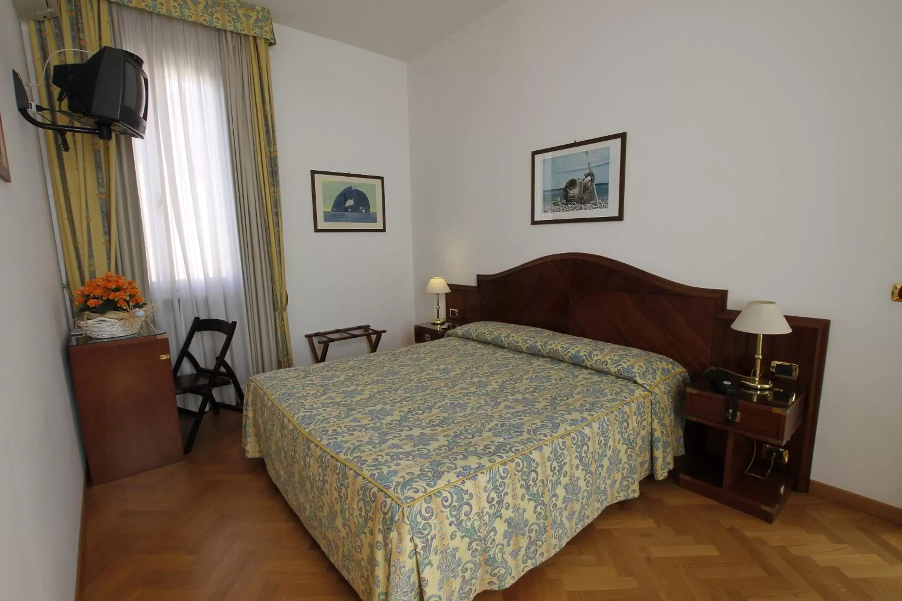 Double or Twin Room in Albergo Italia Double or Twin Room in Albergo Italia