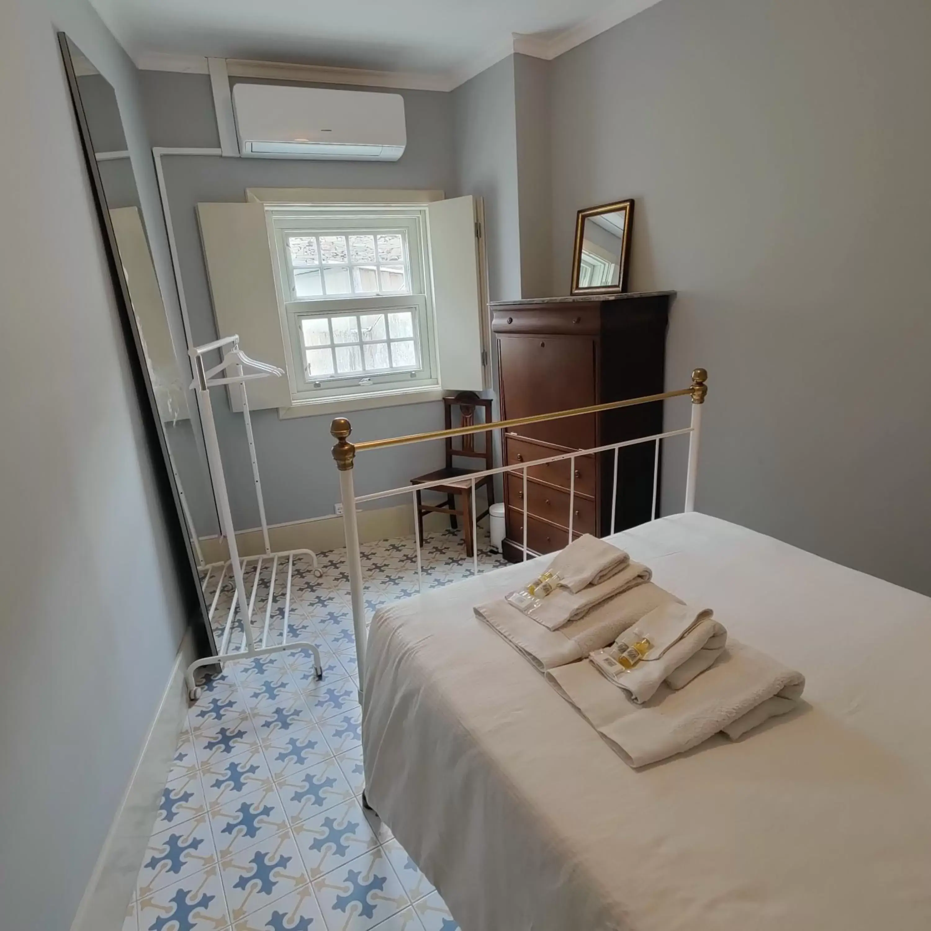 Bedroom, Bed in Vila Nazaré