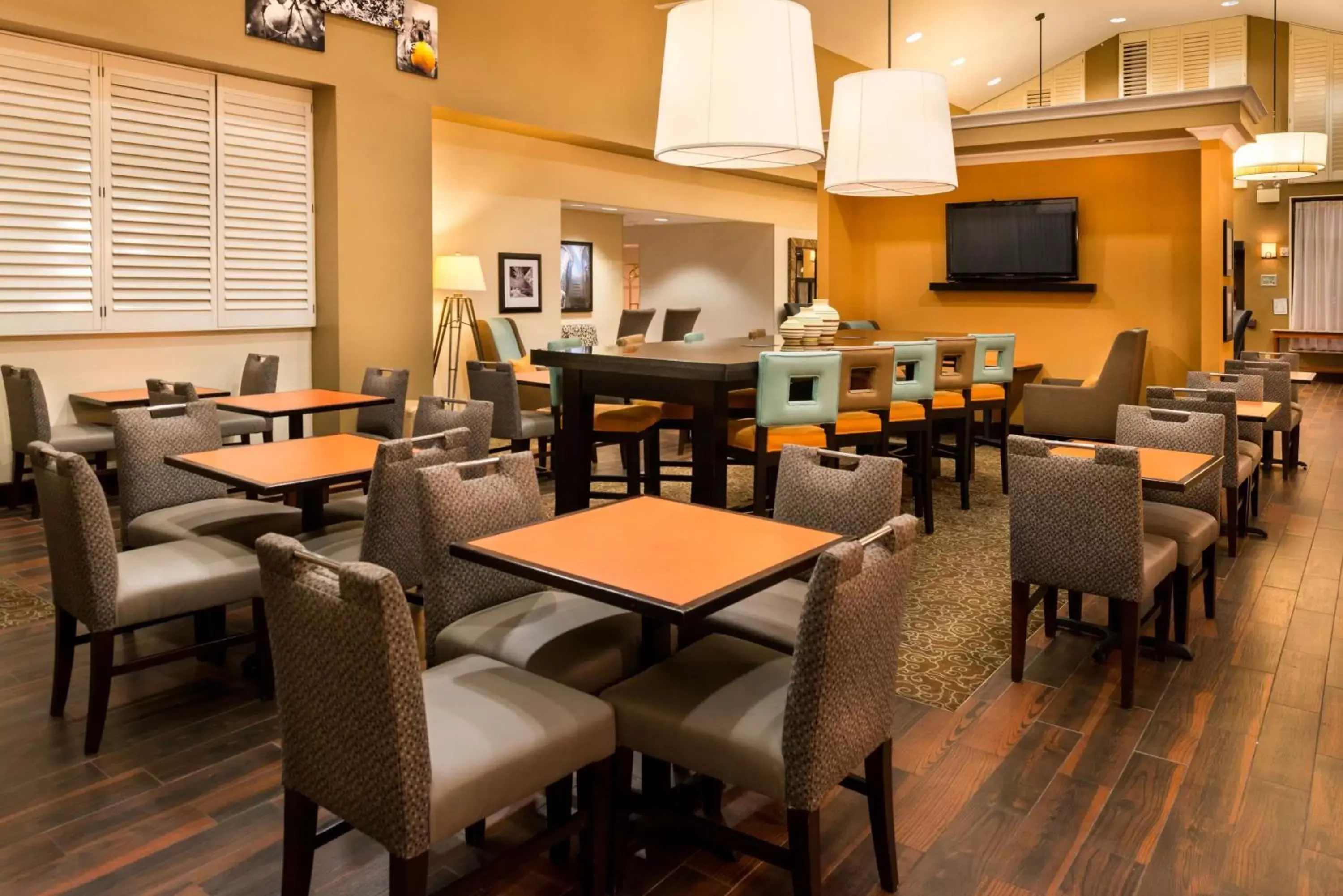 Lobby or reception, Restaurant/Places to Eat in Hampton Inn & Suites Orlando-East UCF