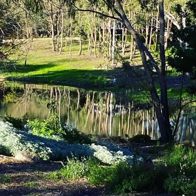 Granite Gardens Cottages & Lake Retreat