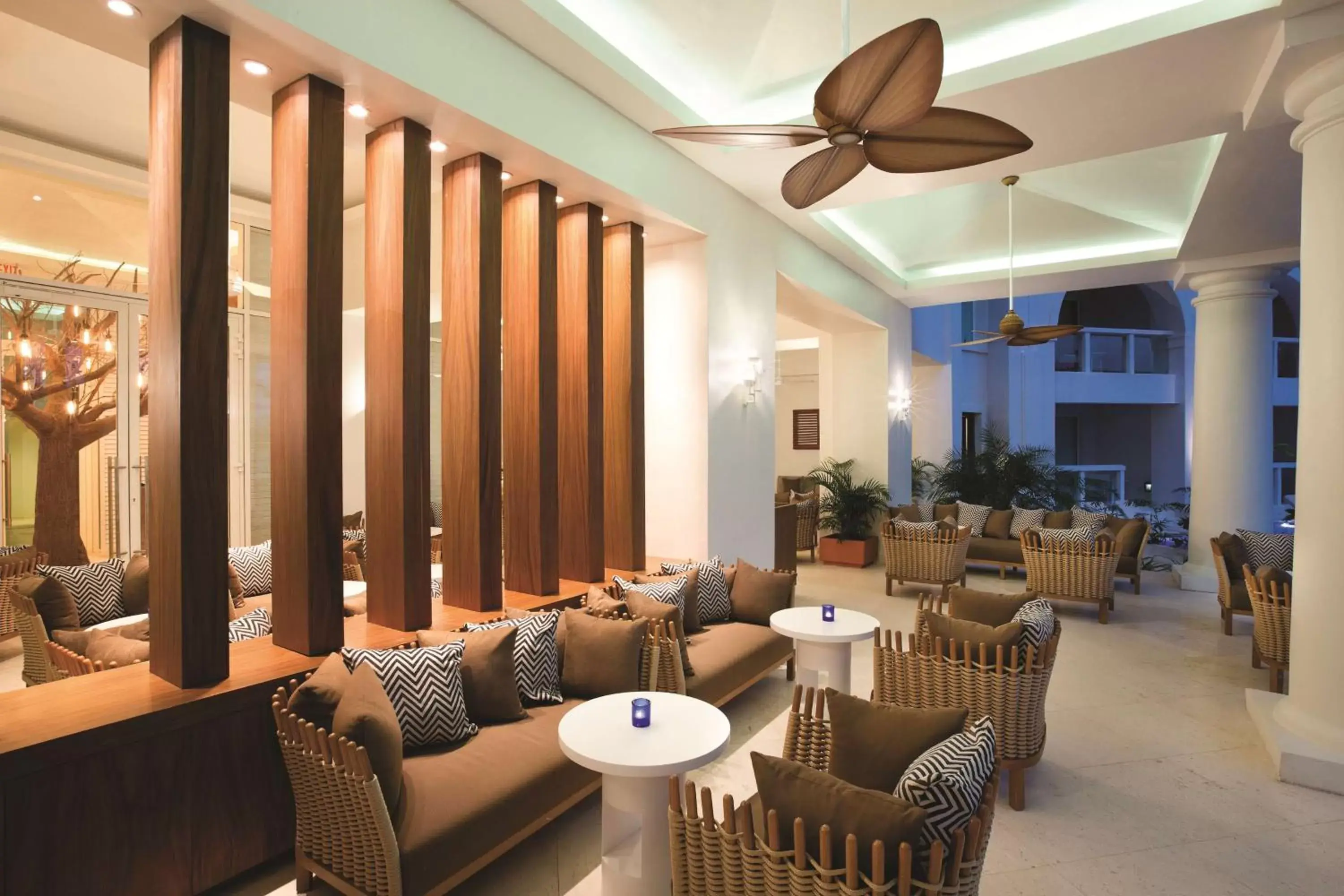 Restaurant/places to eat, Lounge/Bar in Hyatt Zilara Rose Hall Adults Only - All Inclusive