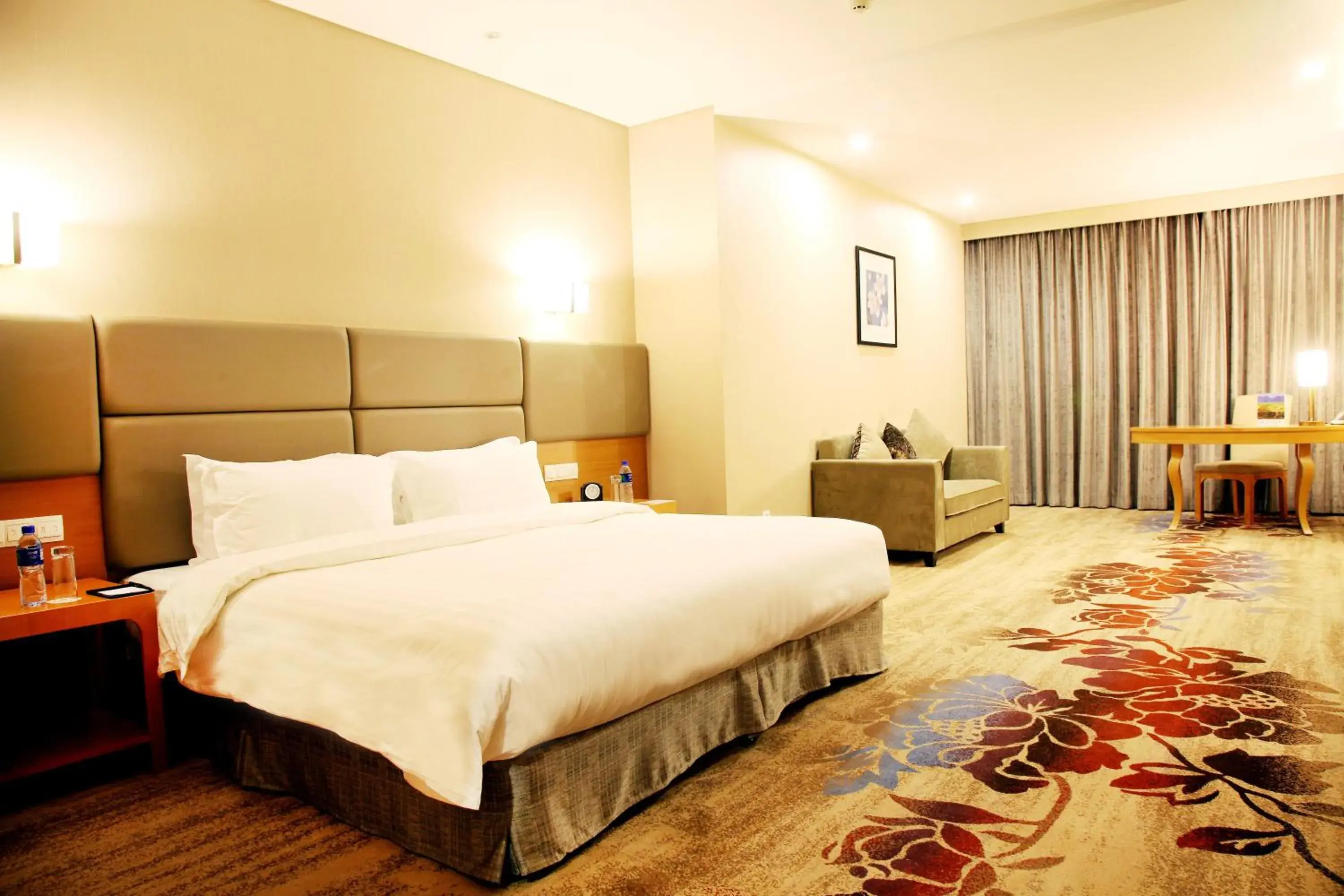 Photo of the whole room, Bed in Ramada by Wyndham Beijing Airport