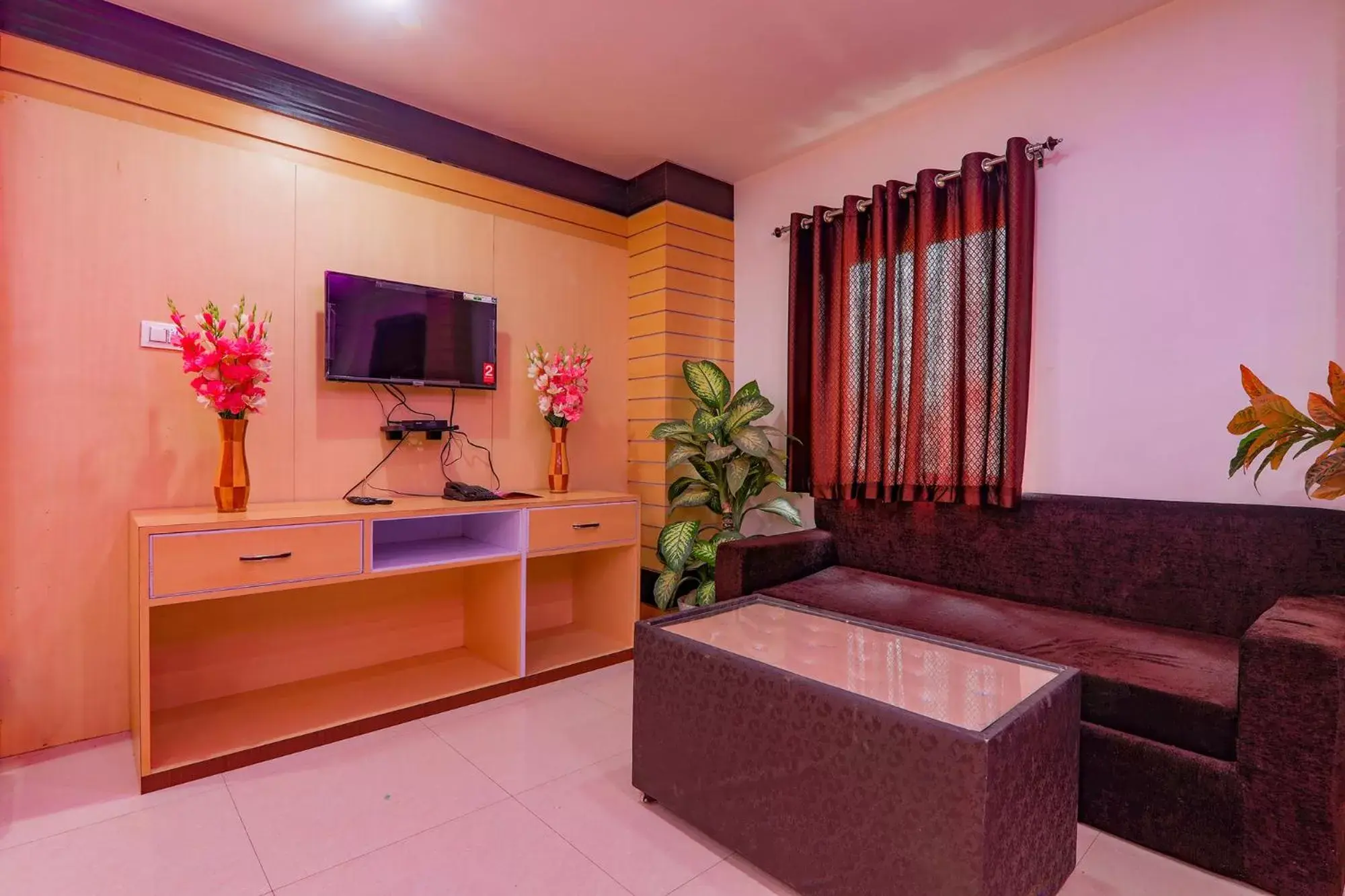 Lobby or reception in FabExpress Moti Mahal Lobby or reception in FabExpress Moti Mahal