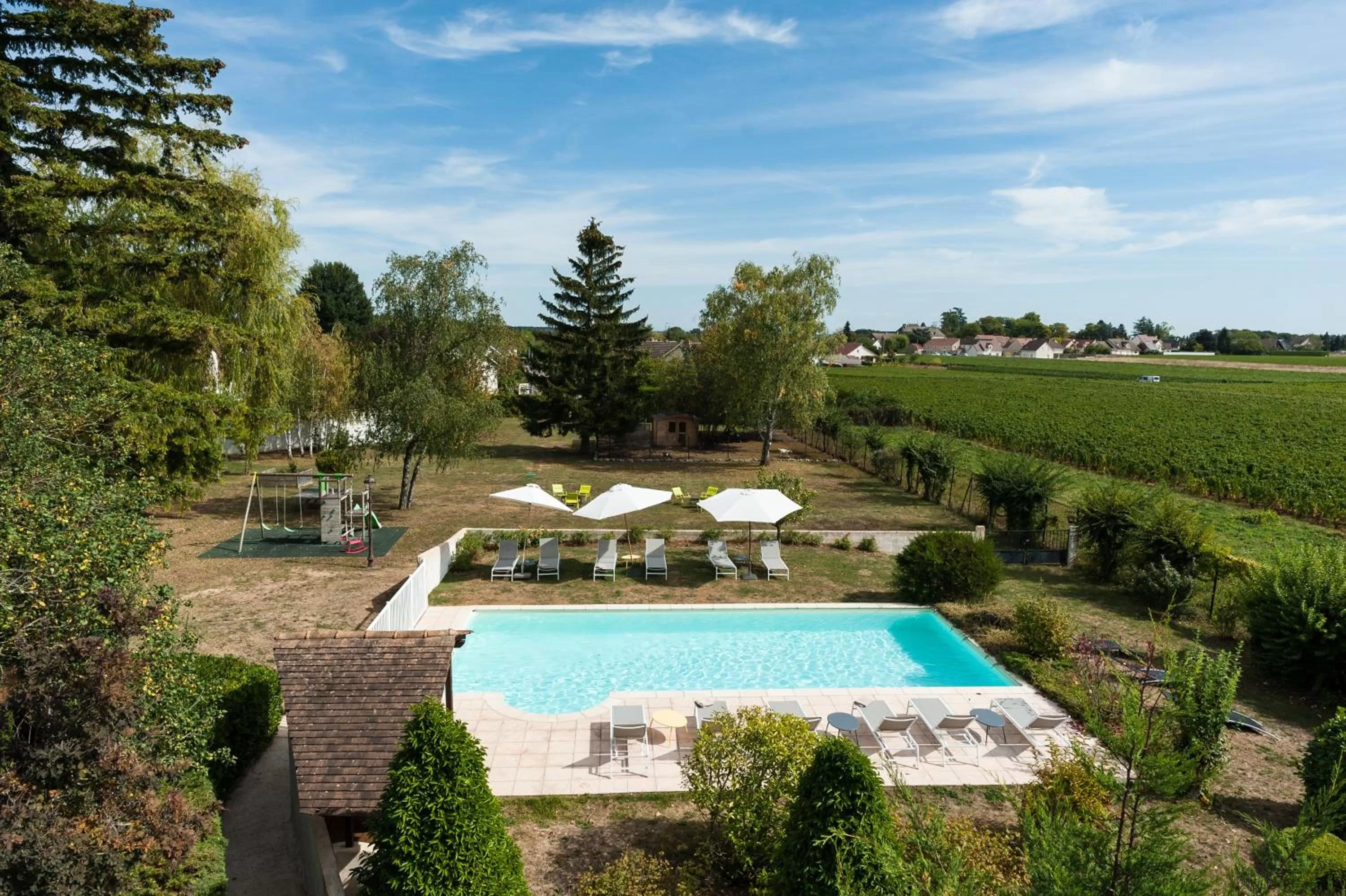 Swimming pool in Ermitage De Corton - Teritoria