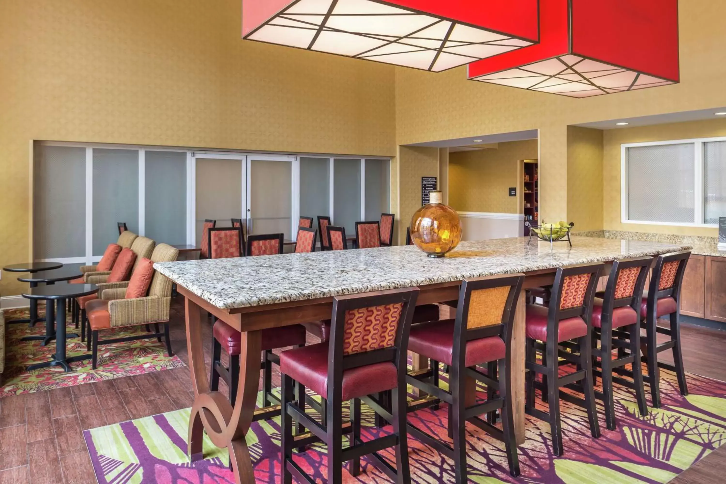 Dining area, Lounge/Bar in Hampton Inn & Suites Charlotte Arrowood