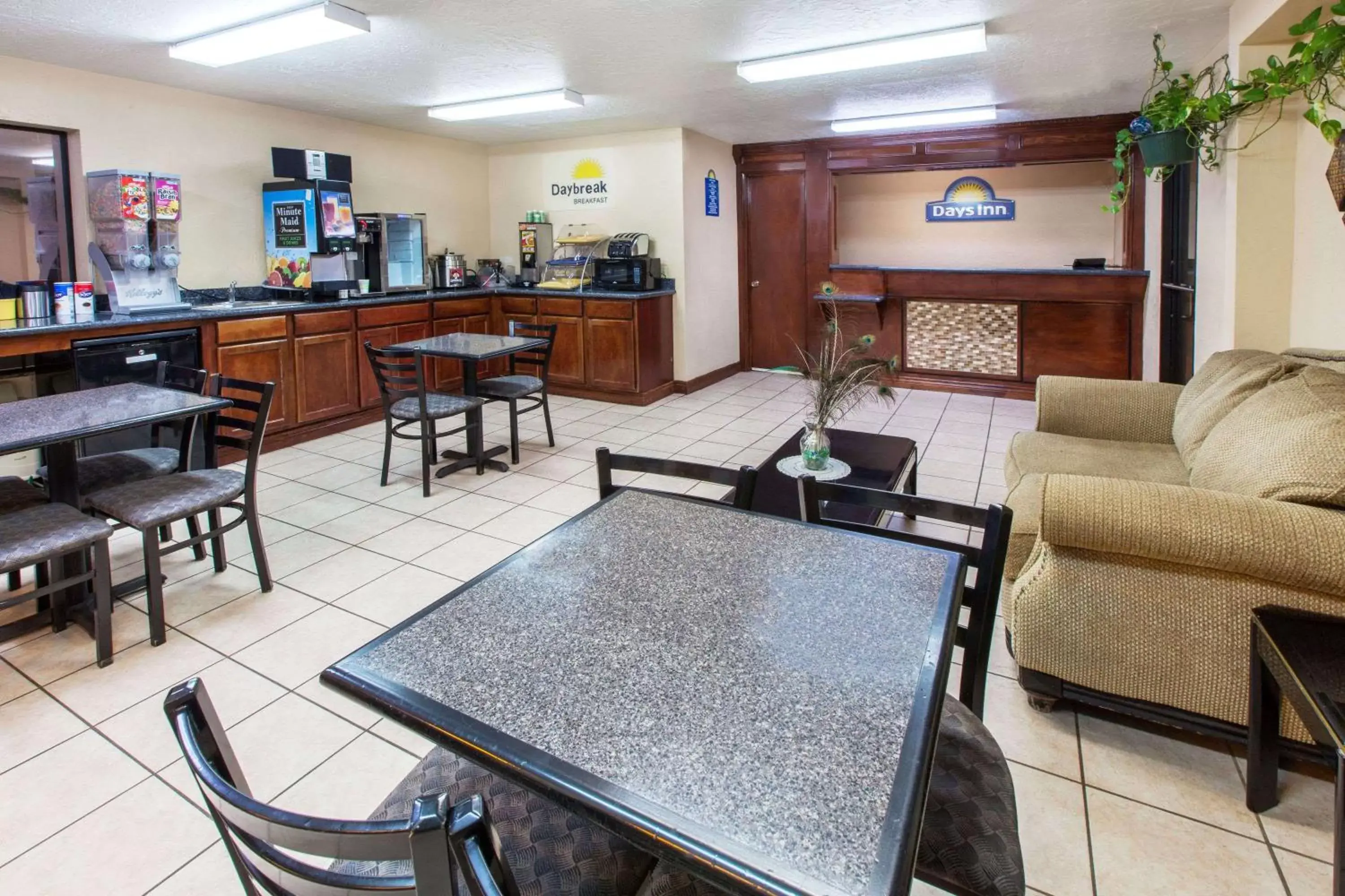 Lobby or reception in Days Inn by Wyndham El Reno