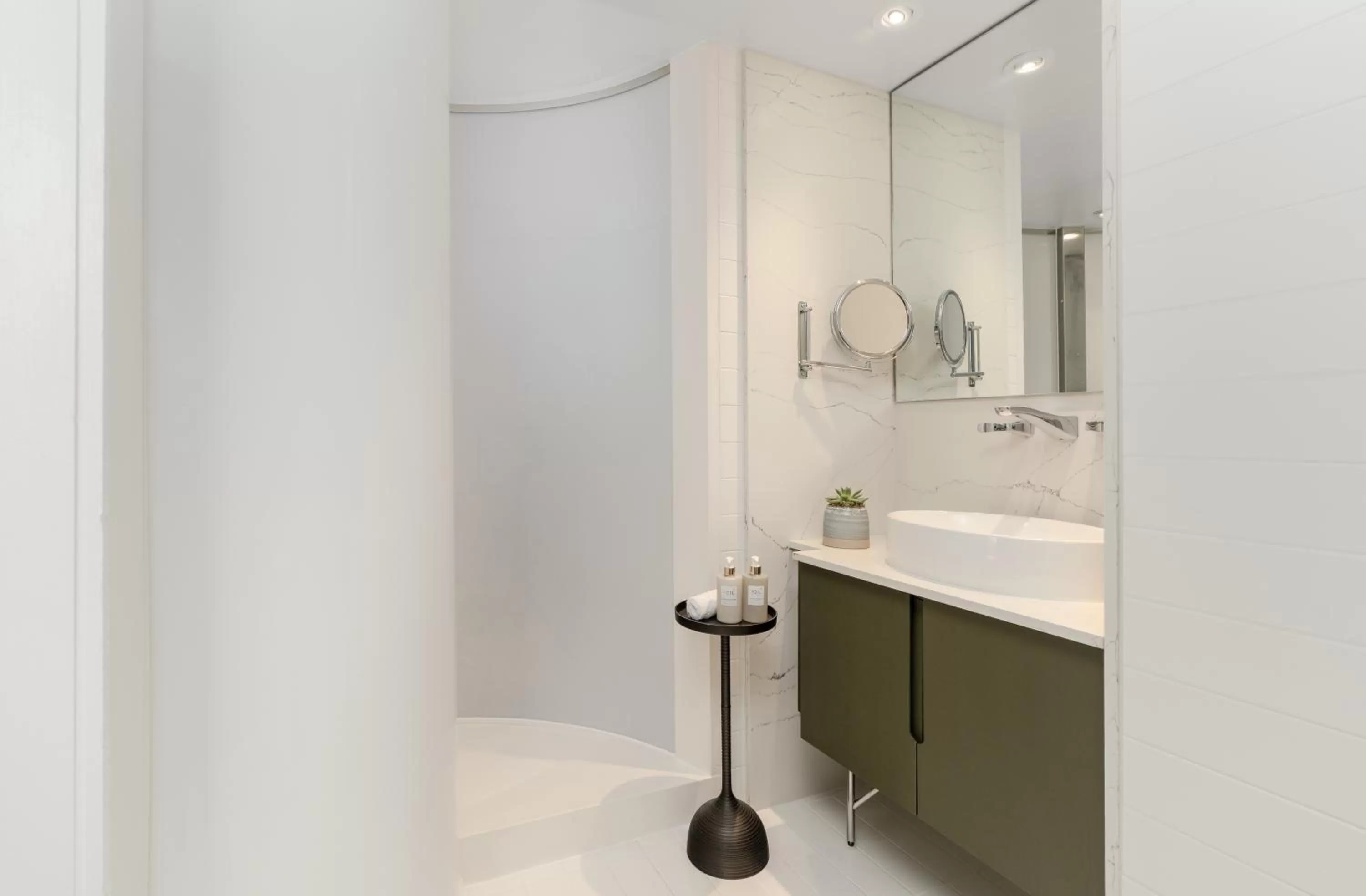 Bathroom in Hotel Zena Washington DC