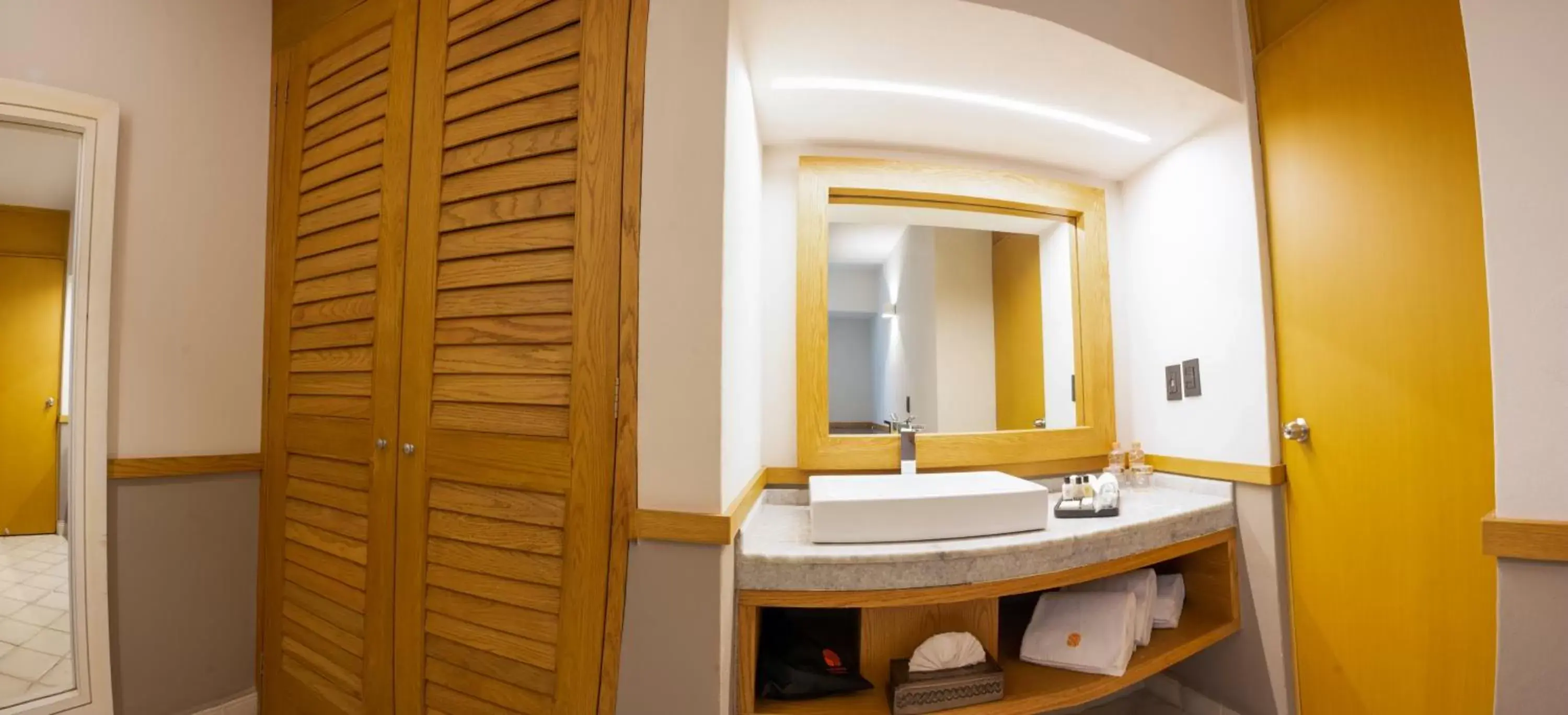 Bathroom in Hacienda Jurica by Brisas Bathroom in Hacienda Jurica by Brisas