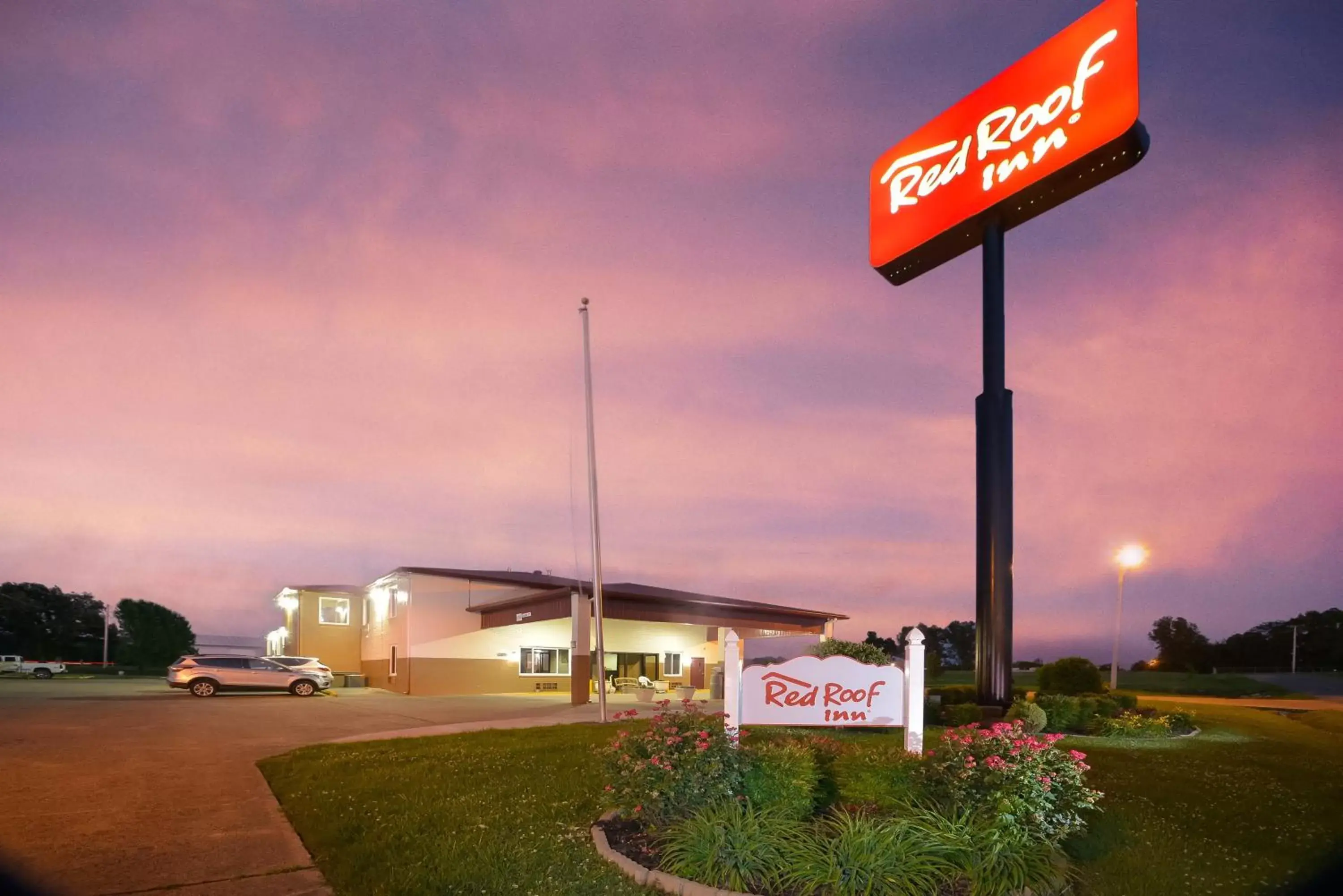 Property Building in Red Roof Inn Paducah