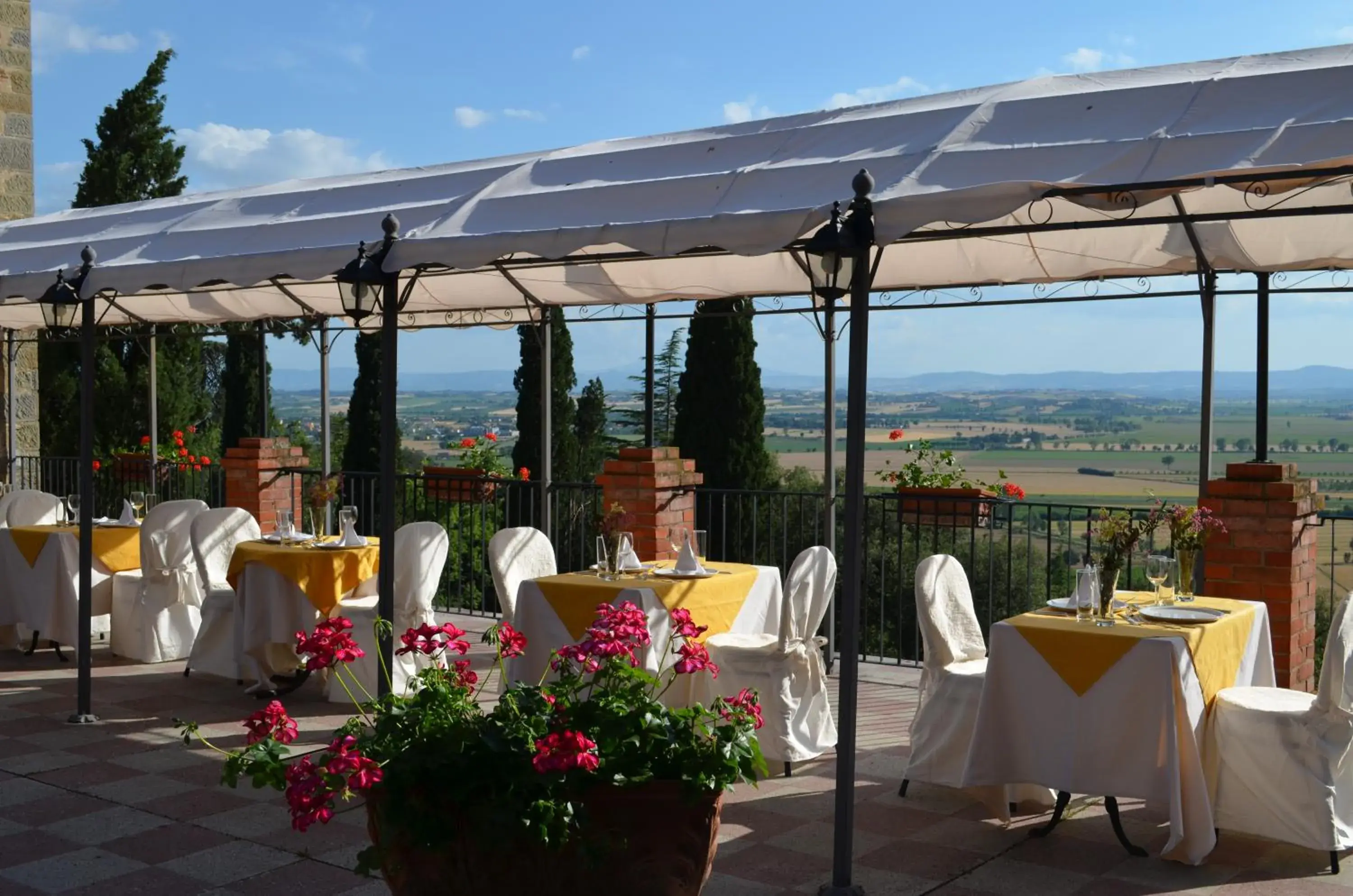 Restaurant/places to eat, Banquet Facilities in Villa Schiatti