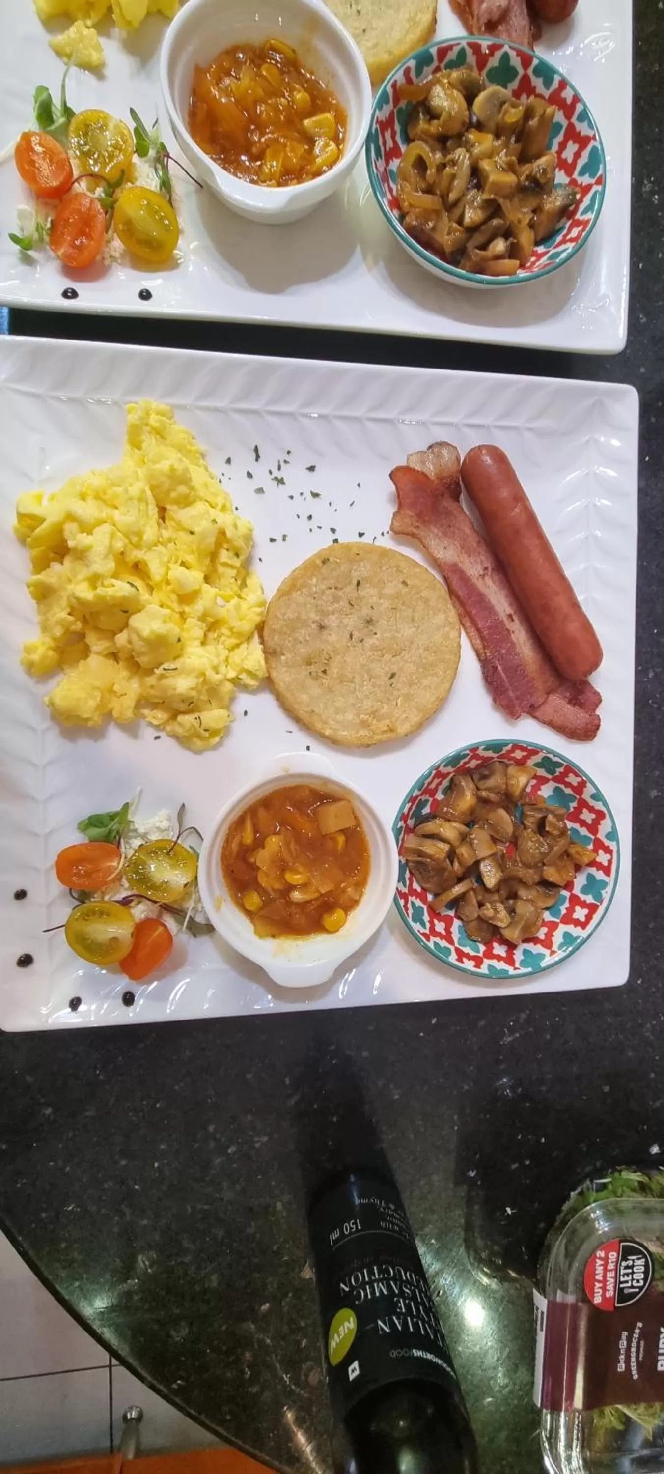 Food and drinks in The Leopard Tree