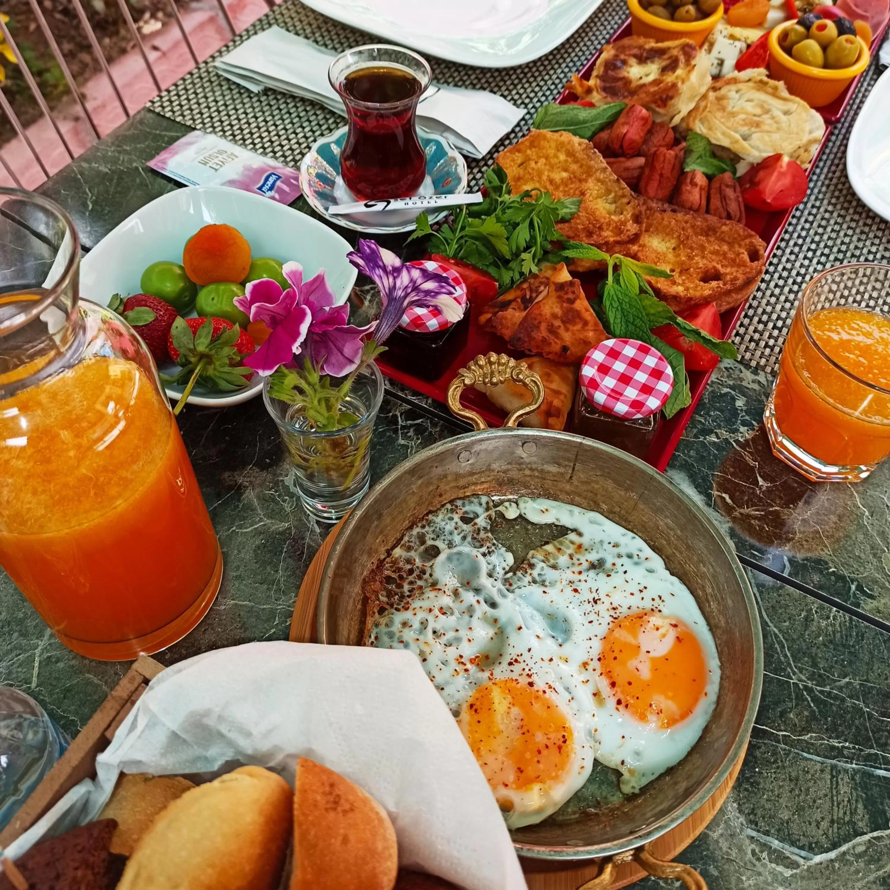 Breakfast in Set Özer Hotel