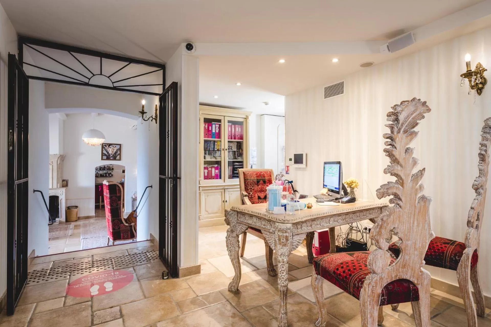 Lobby or reception, Dining Area in Le Petit Palais D'Aglae