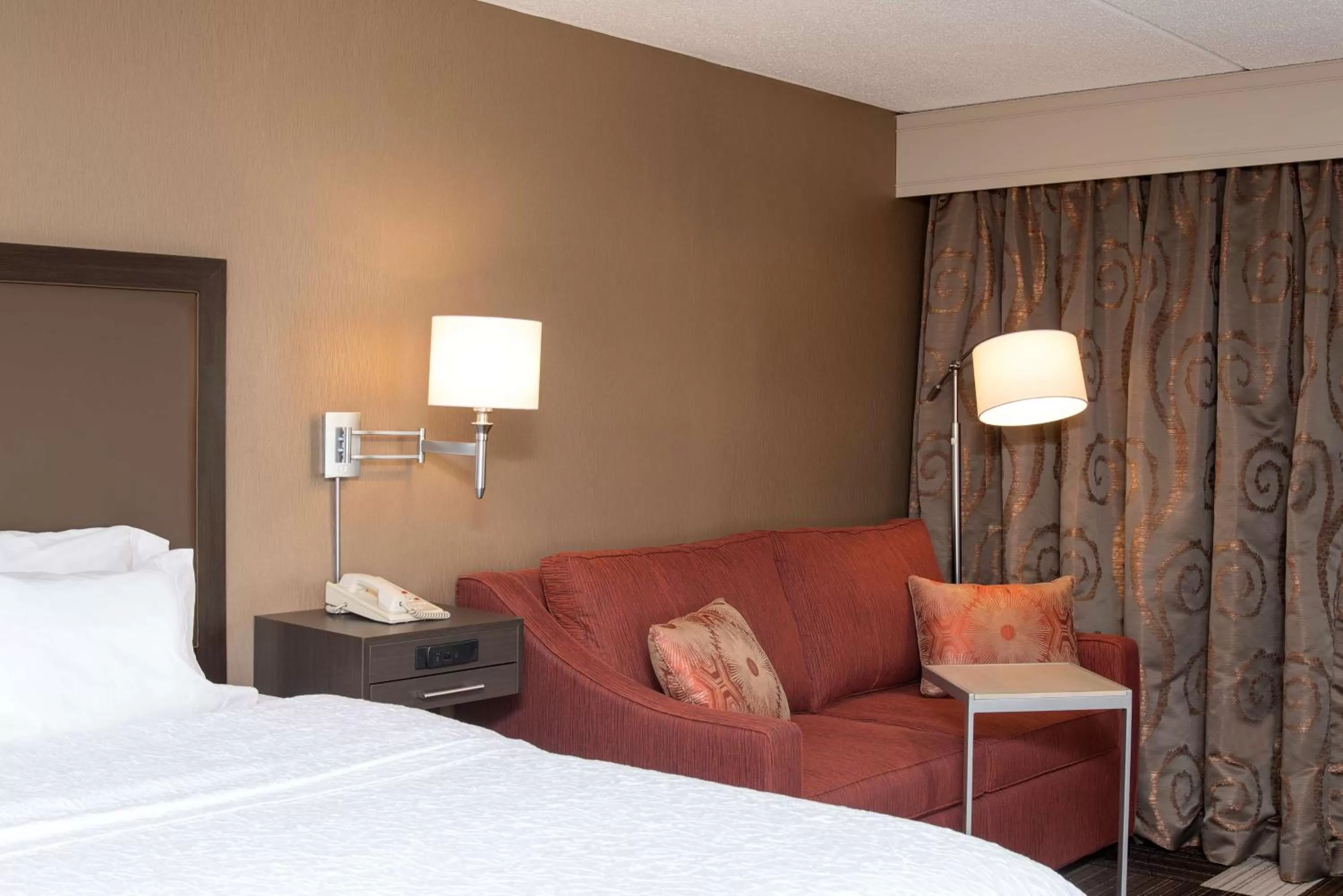 Bed in Hampton Inn Seymour