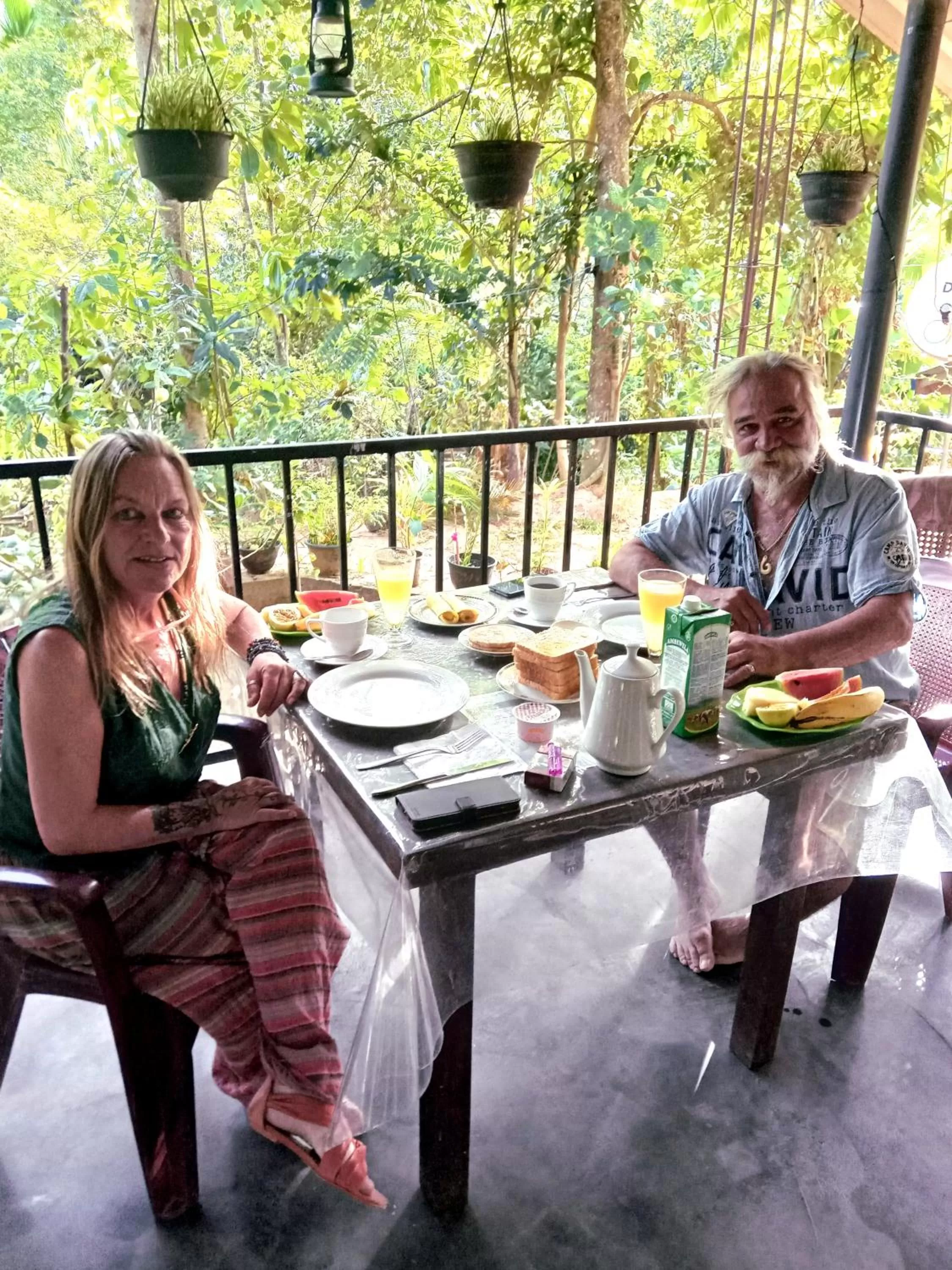 Dining area in Green Lantern
