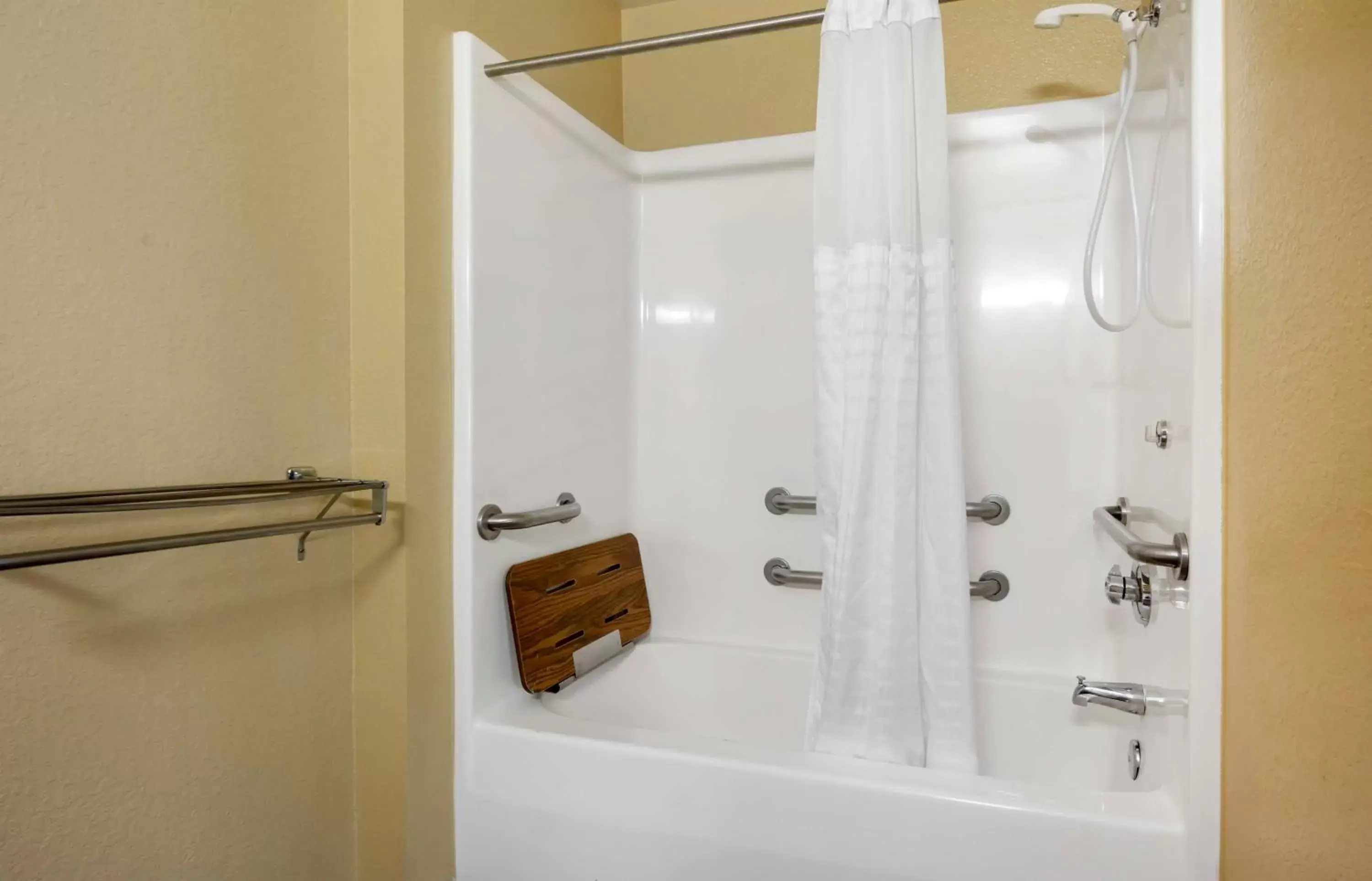 Bathroom in Extended Stay America Suites - Seattle - Everett - Silverlake