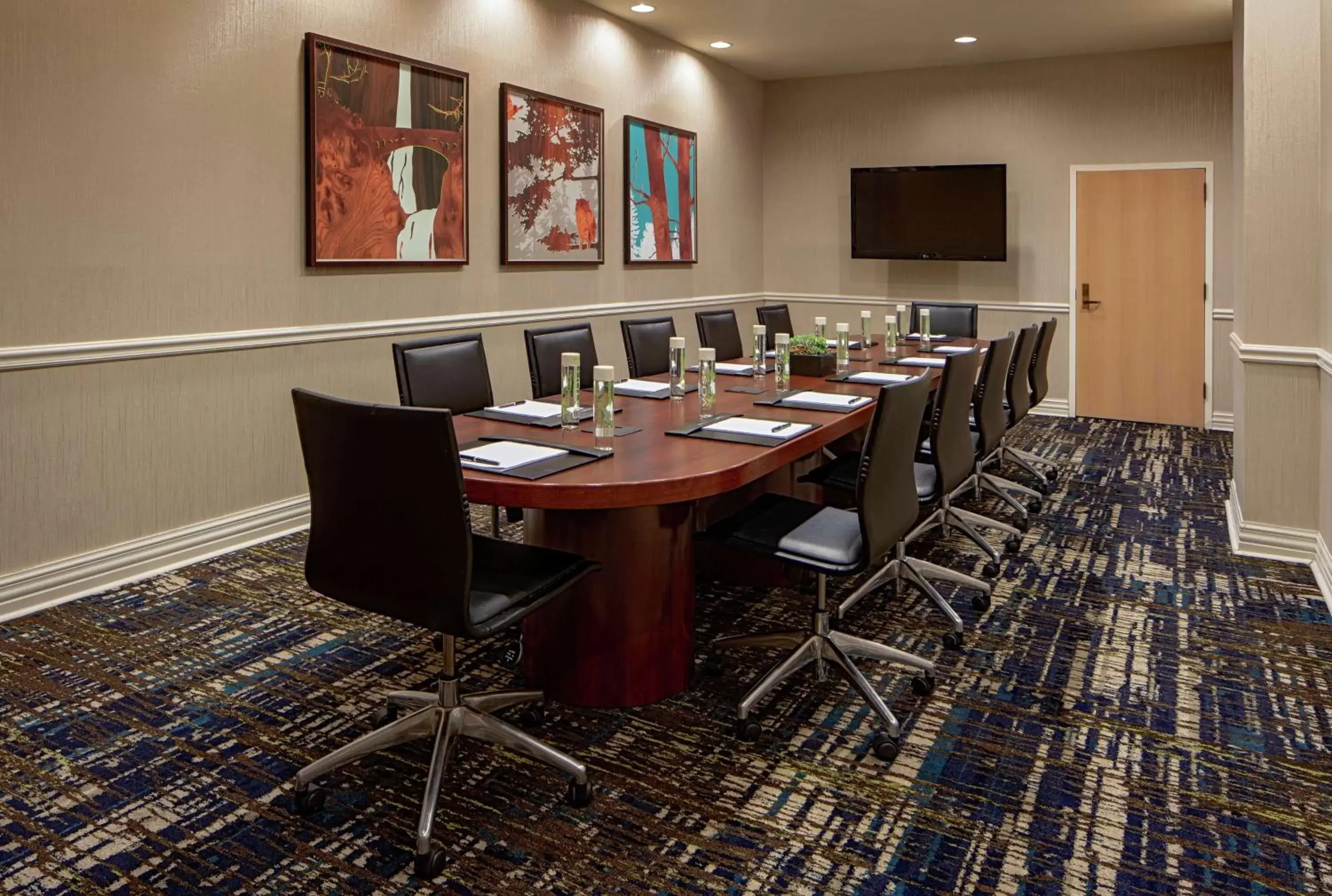 Meeting/conference room in Doubletree Suites by Hilton Salt Lake City