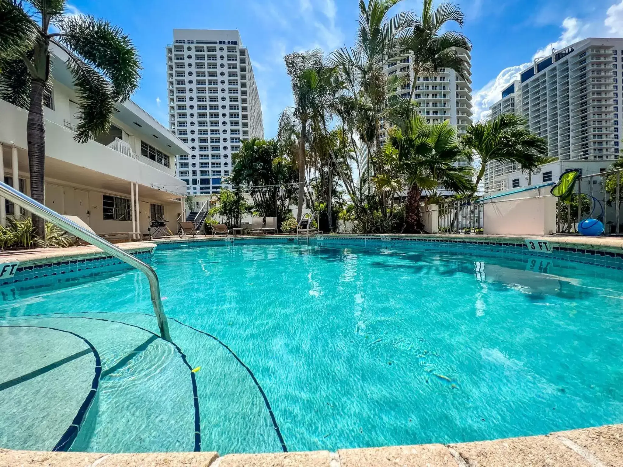 Property building, Swimming Pool in North Beach Hotel