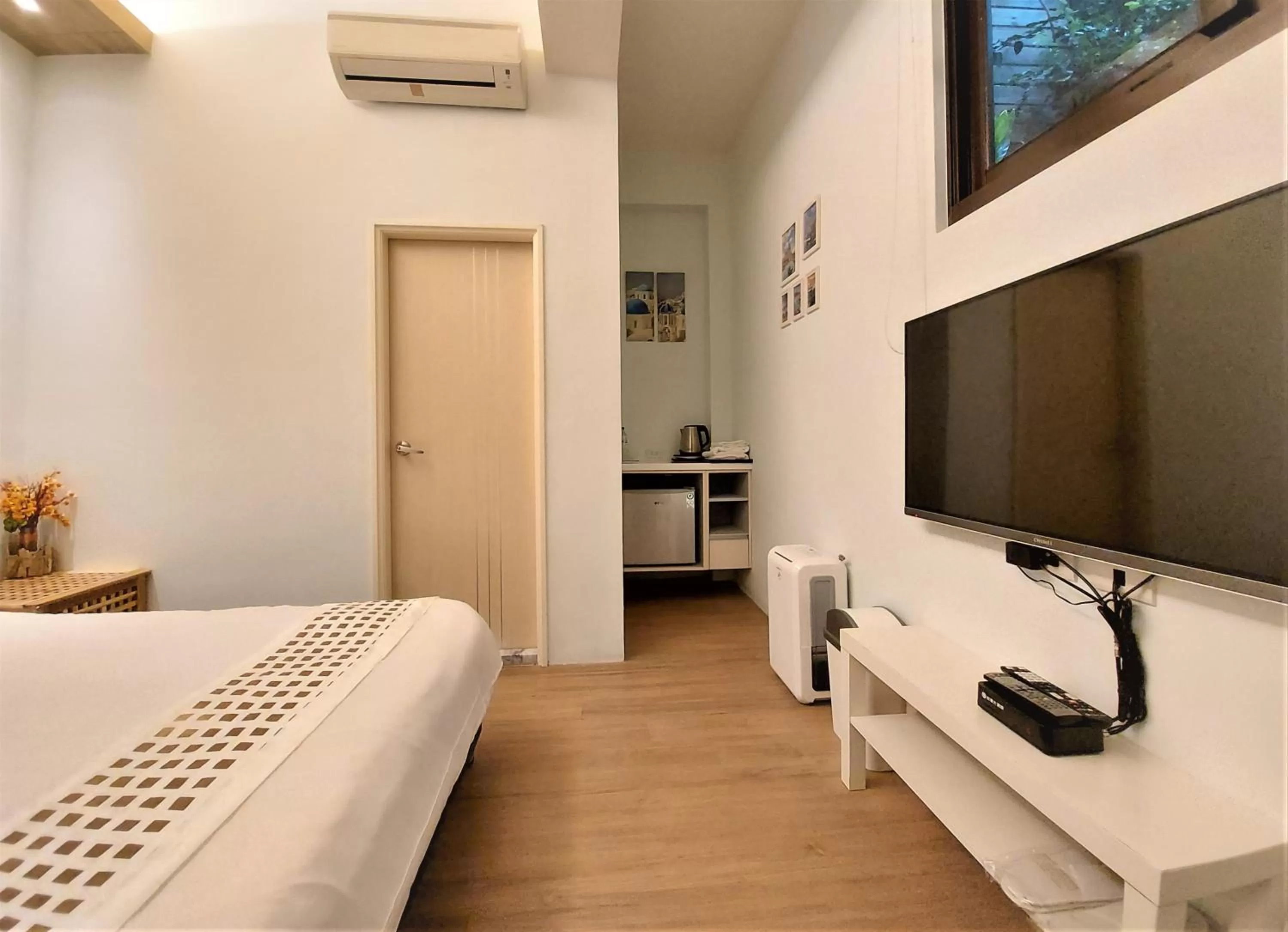 Photo of the whole room, Bed in Dosun B&B