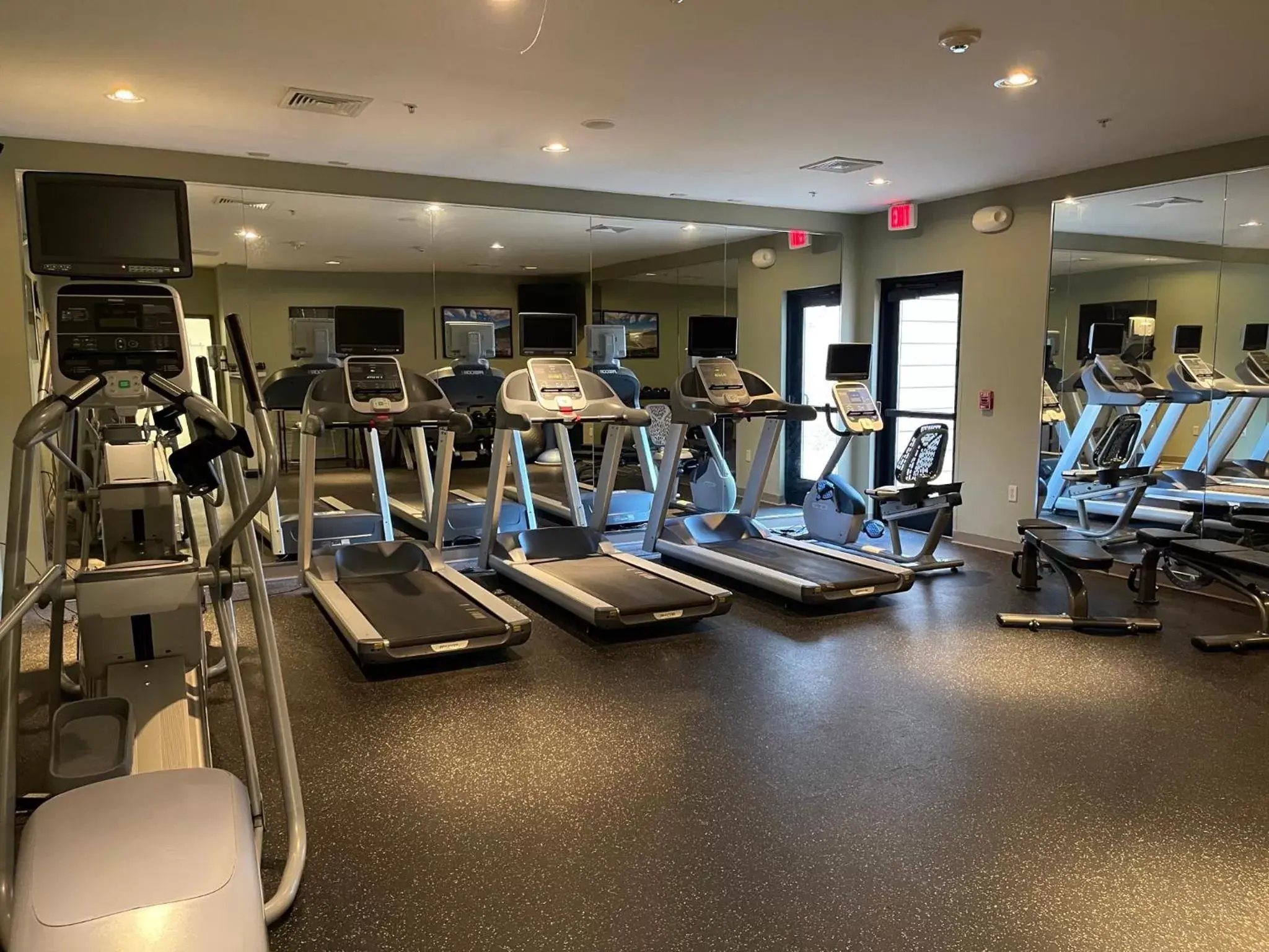 Fitness centre/facilities, Fitness Center/Facilities in Staybridge Suites Milwaukee West-Oconomowoc, an IHG Hotel
