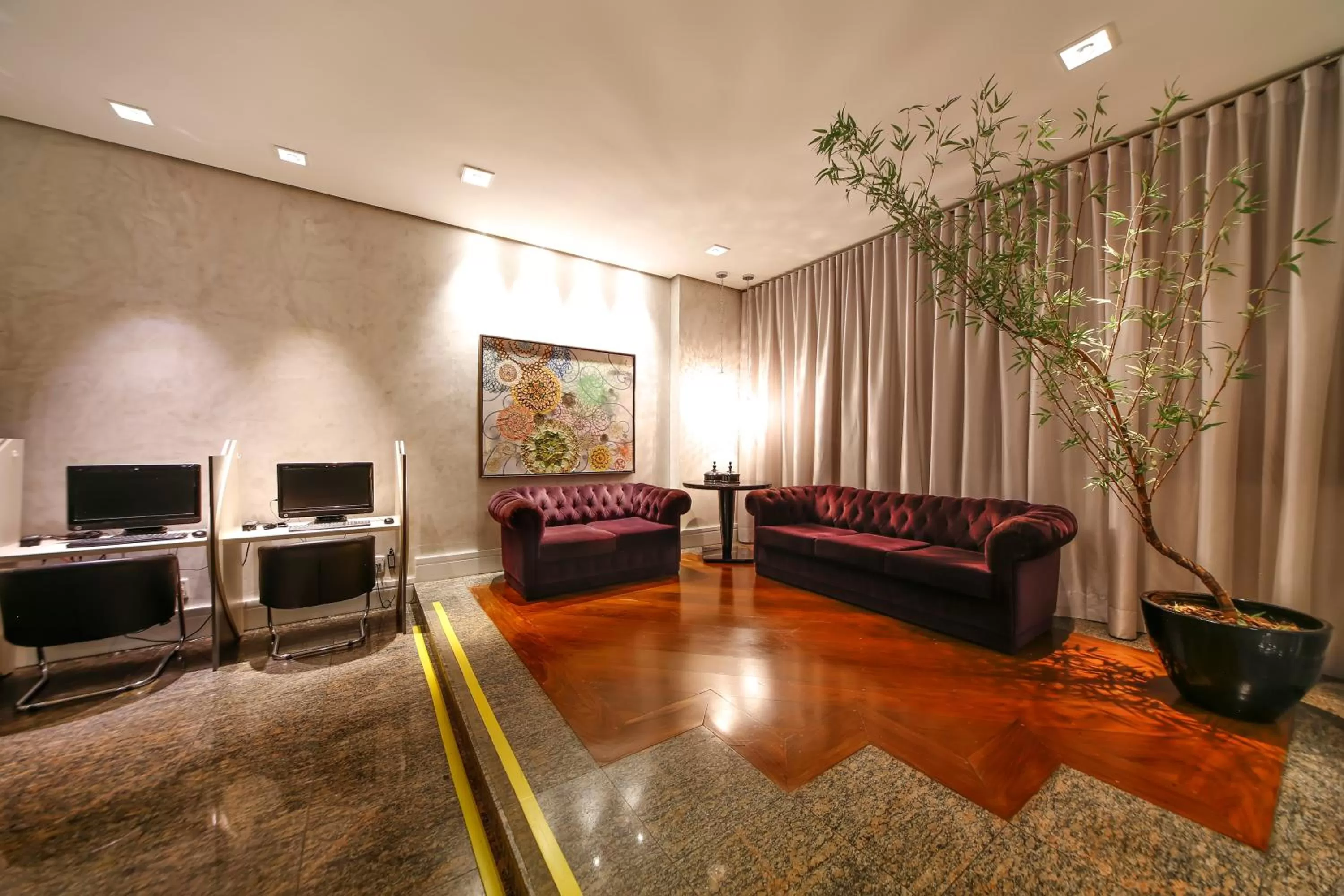 Seating area in Sorocaba Park Hotel by Atlantica