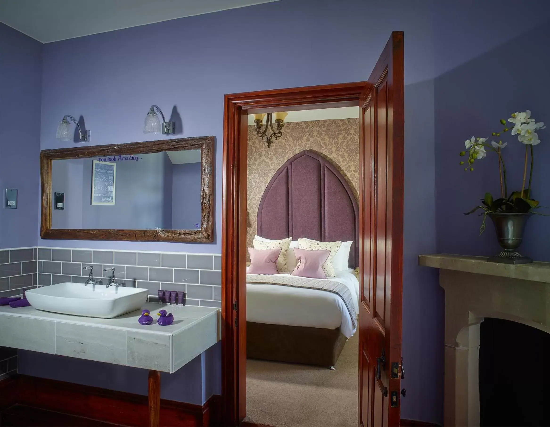 Bedroom, Bathroom in Stanbrook Abbey Hotel, Worcester