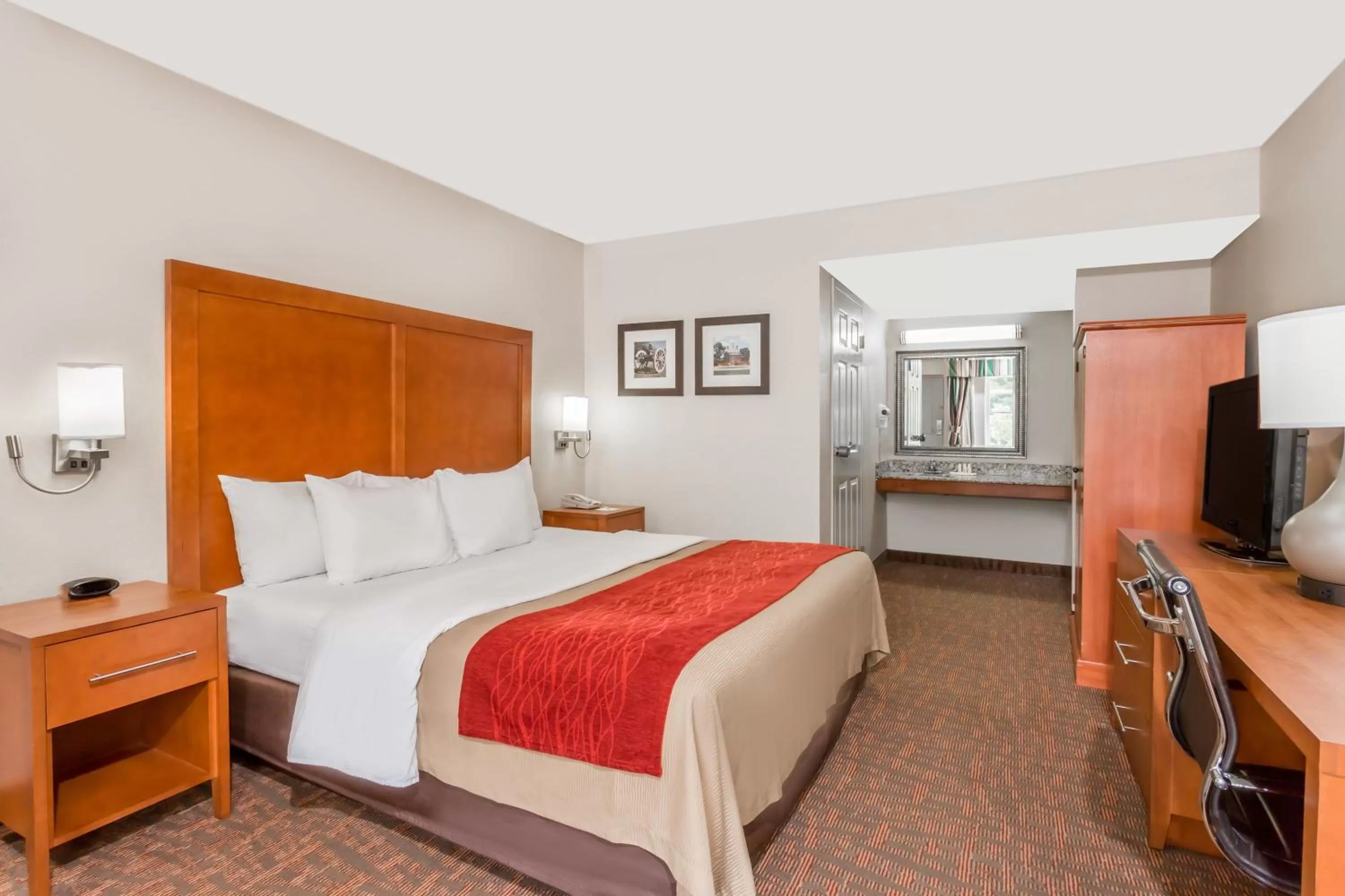 Bedroom, Bed in Days Inn by Wyndham Williamsburg Historic Area