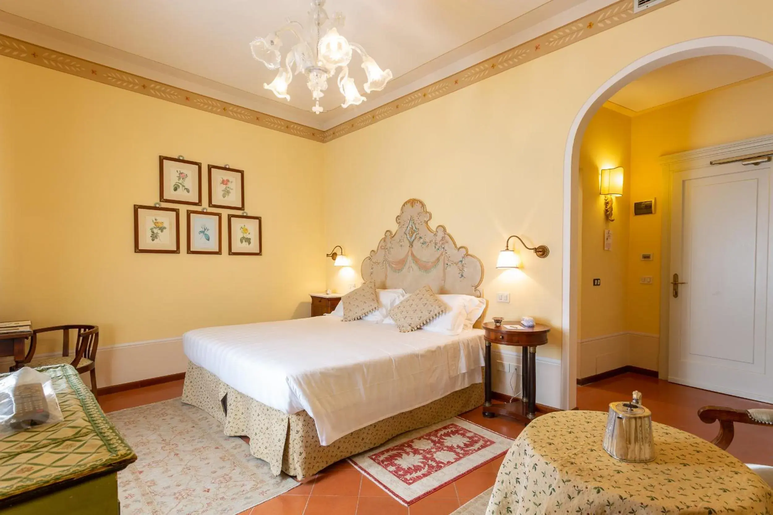 Photo of the whole room, Bed in Hotel Villa Marsili