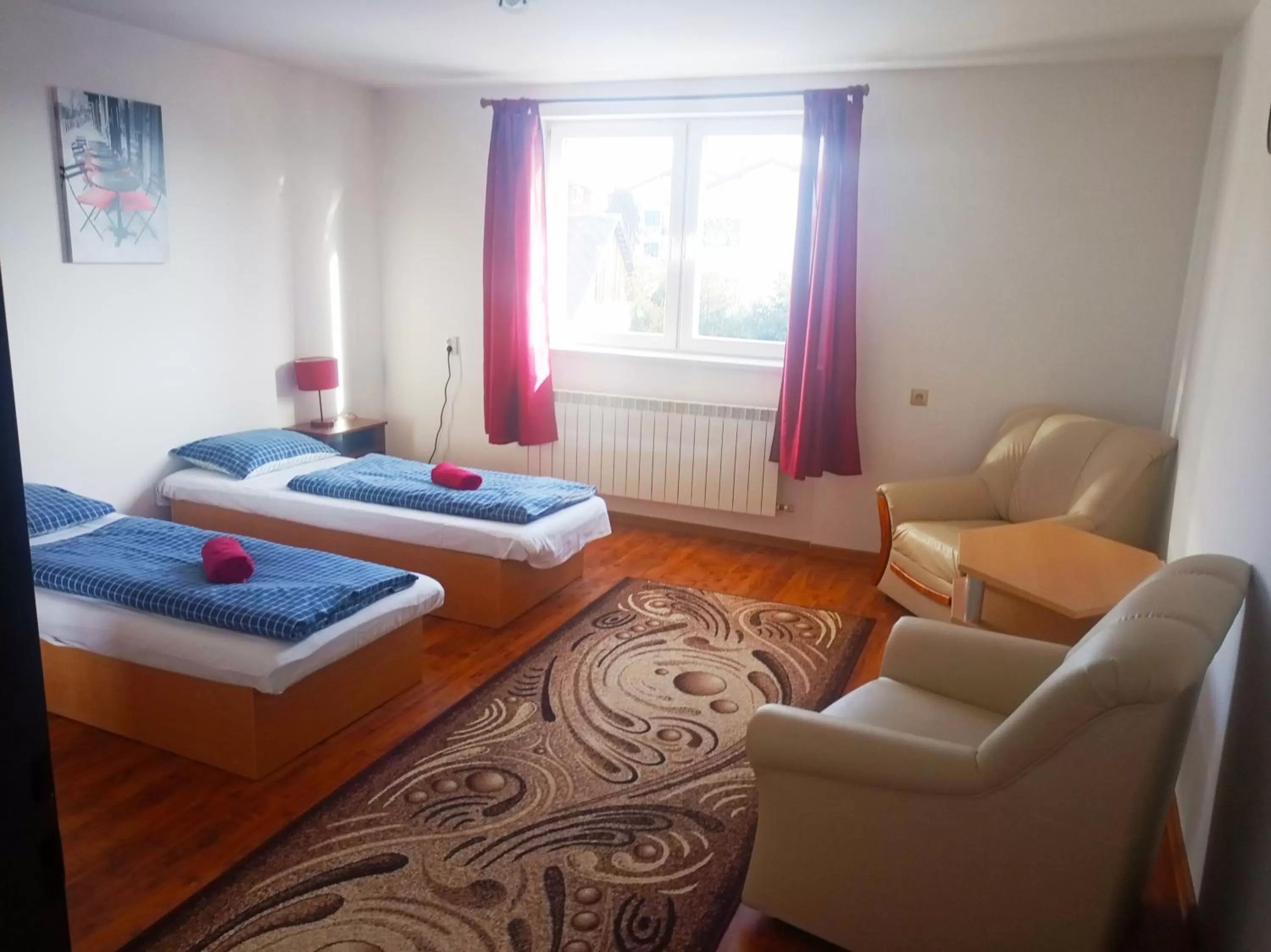 Photo of the whole room in Lucky Cat