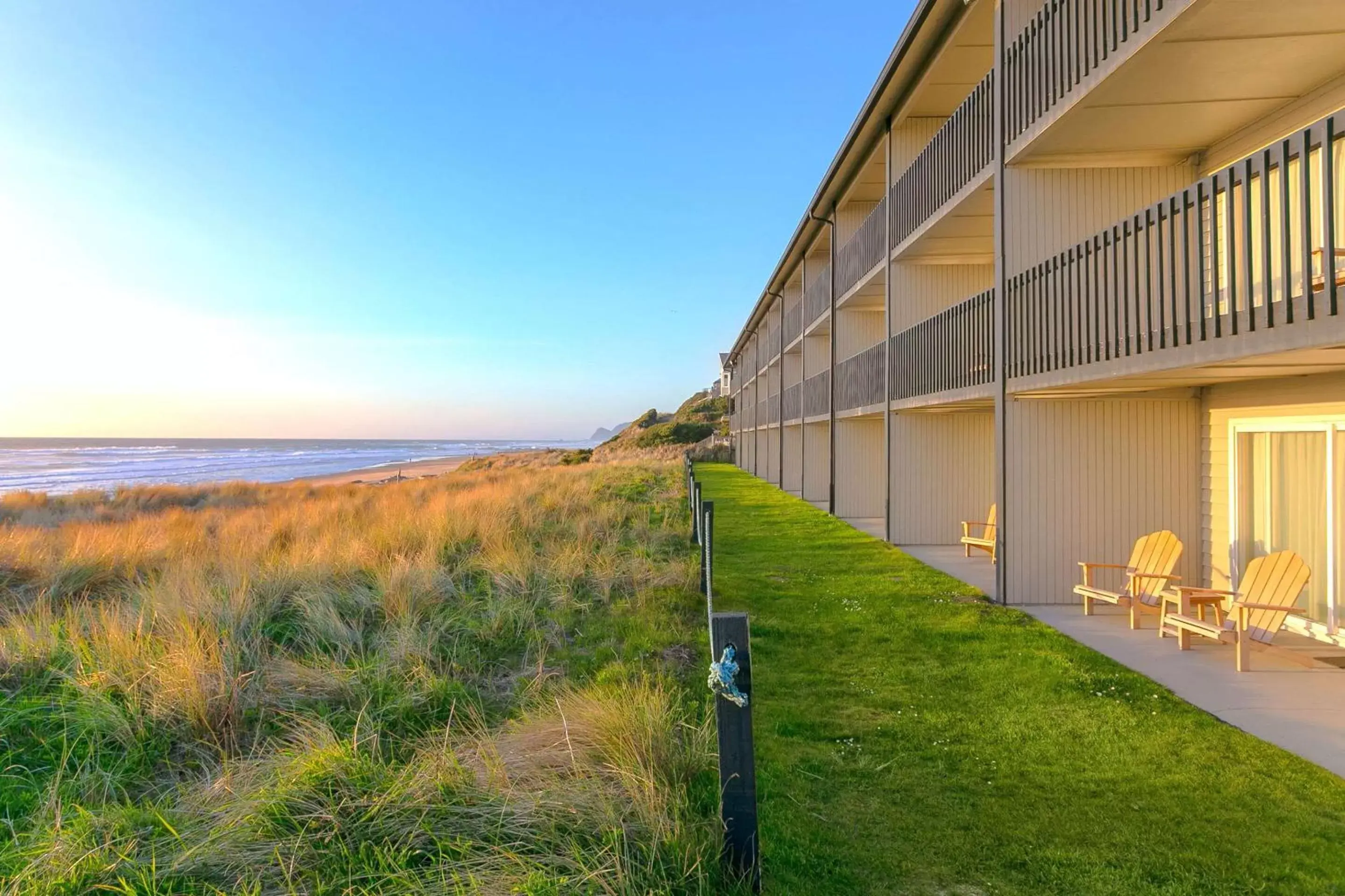 Property building in Lincoln Sands Oceanfront Resort, Ascend Hotel Collection