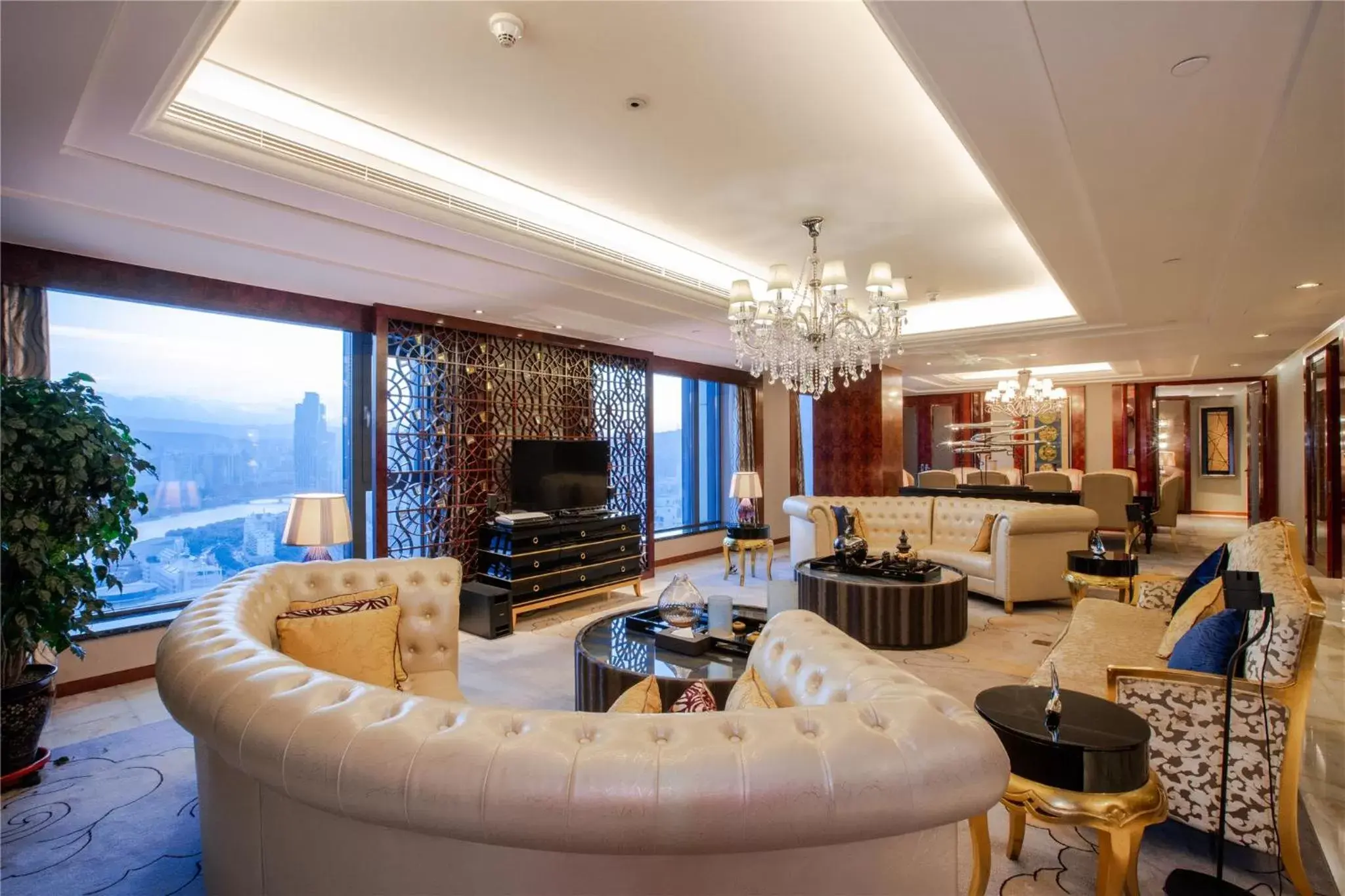 Living room in Crowne Plaza Hotel Lanzhou, an IHG Hotel