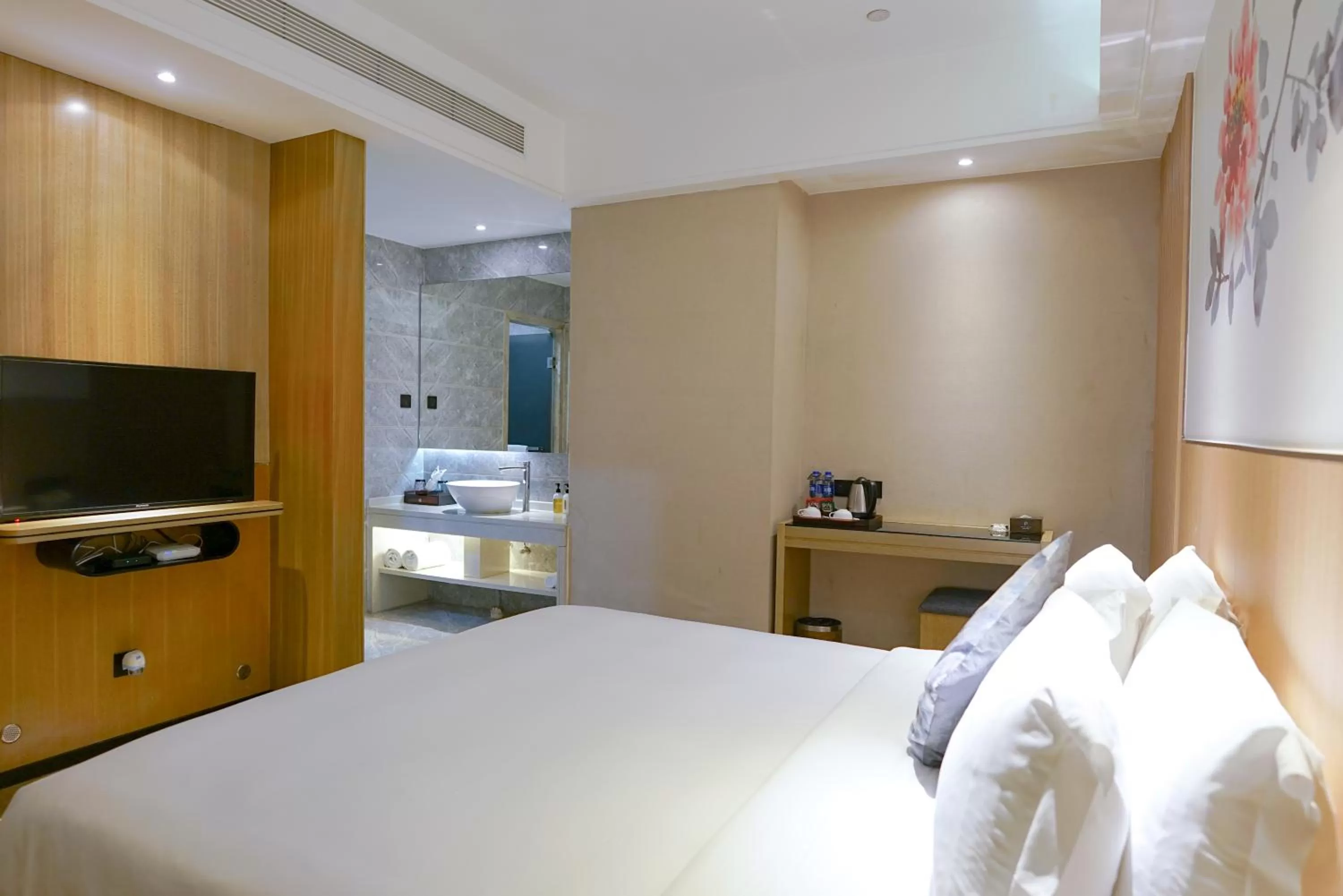 hair dresser, Bed in Paco Hotel Tiyuxilu Metro Guangzhou-Free Shuttle Bus fir Canton Fair