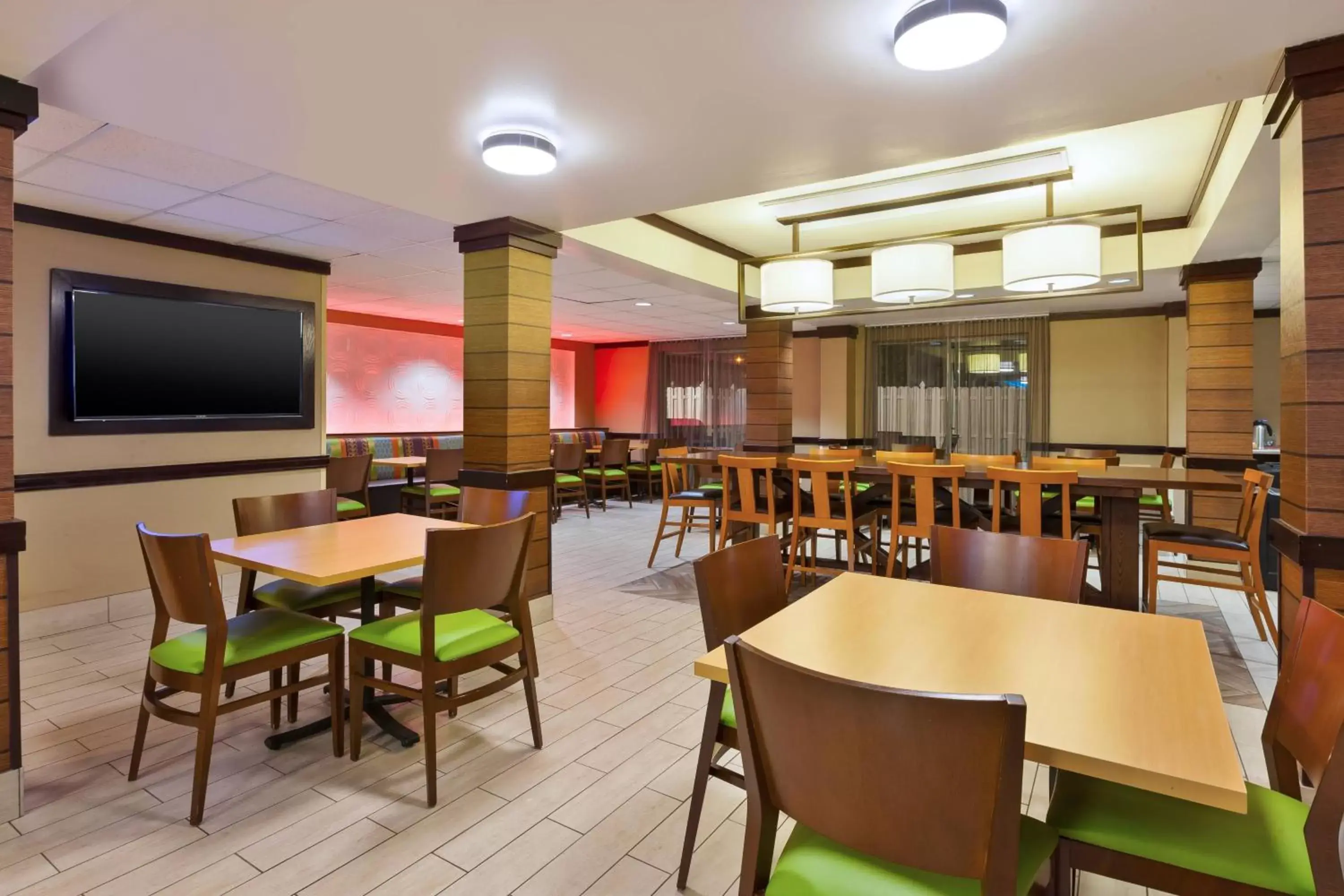 Breakfast, Restaurant/Places to Eat in Fairfield Inn & Suites by Marriott Columbus East