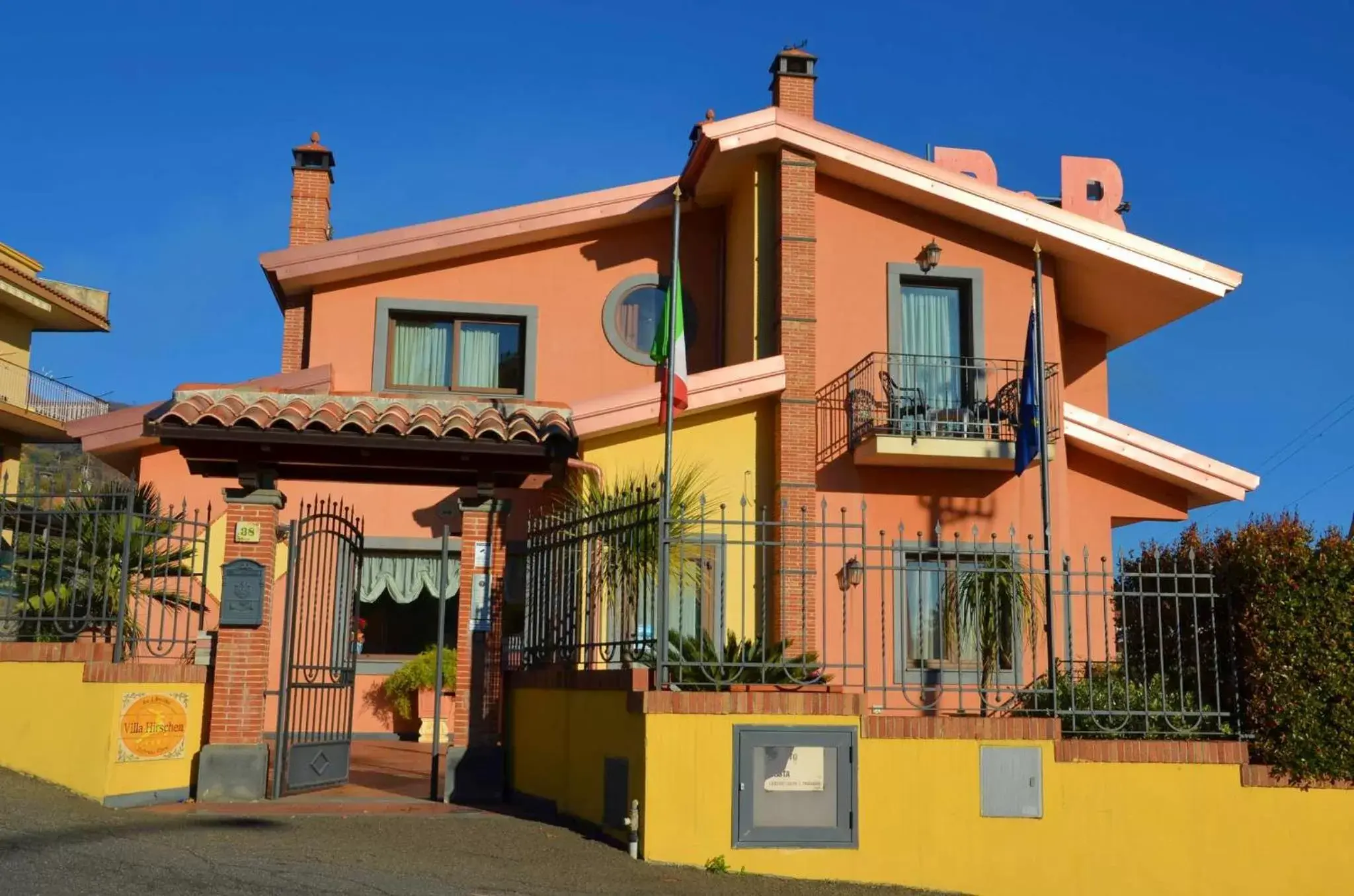 Facade/entrance, Property Building in Villa Hirschen