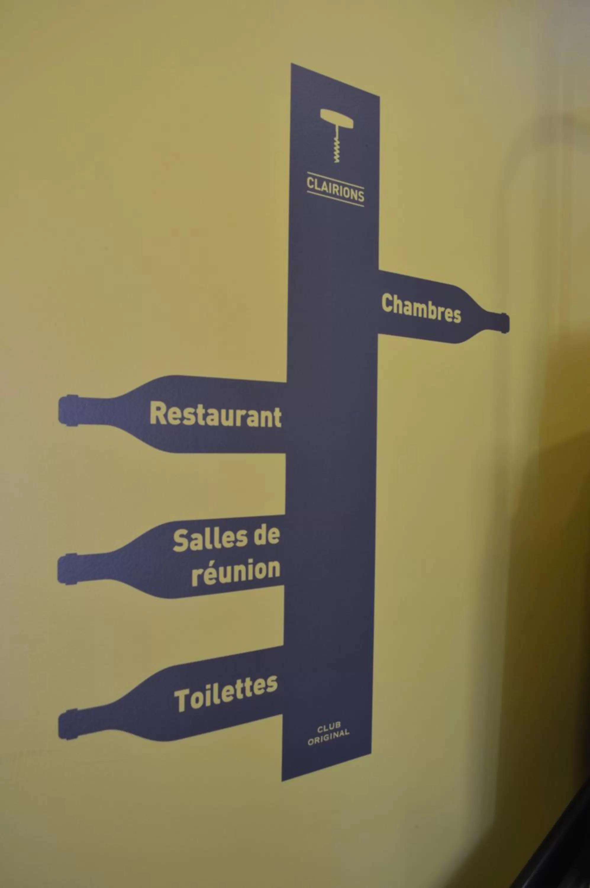 Logo/Certificate/Sign in Hôtel ibis Styles Auxerre Nord