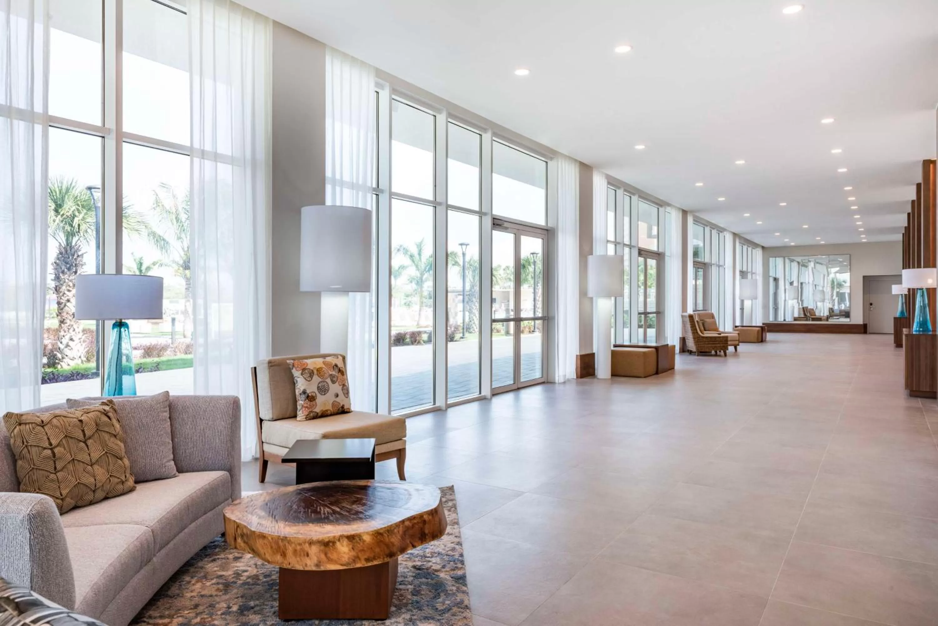 Lobby or reception in Embassy Suites By Hilton Aruba Beach Resort