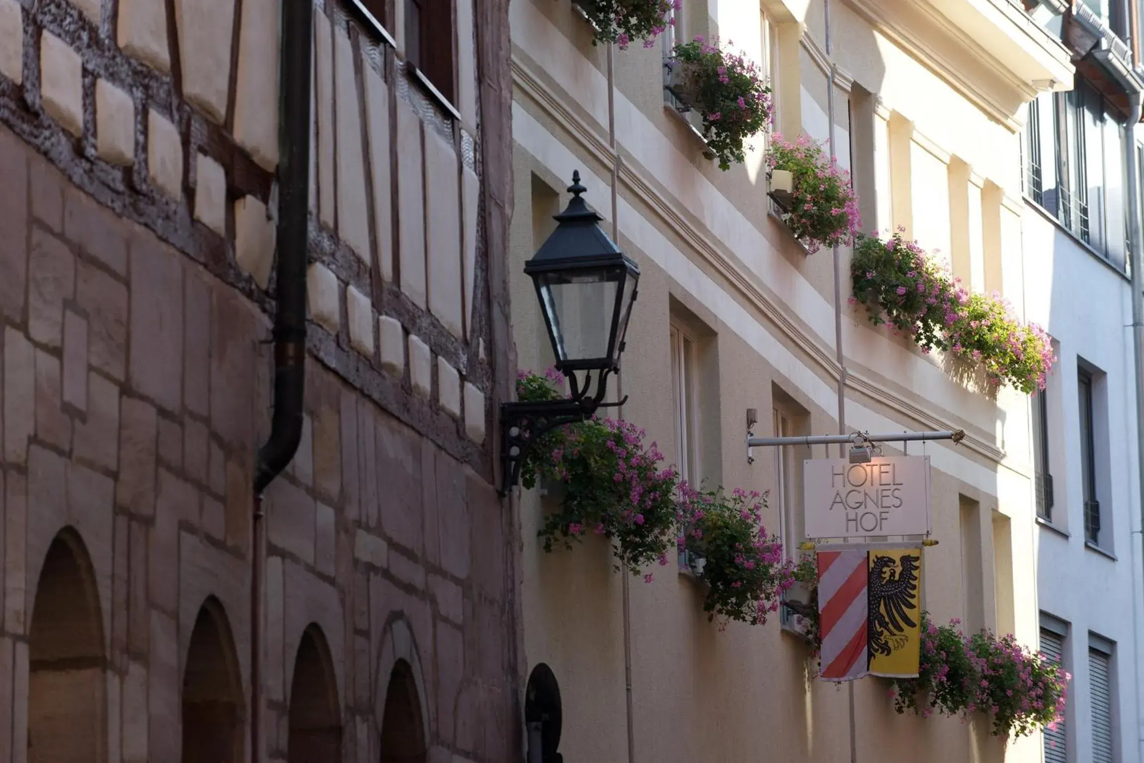 Facade/entrance, Property Building in Hotel Agneshof Nürnberg