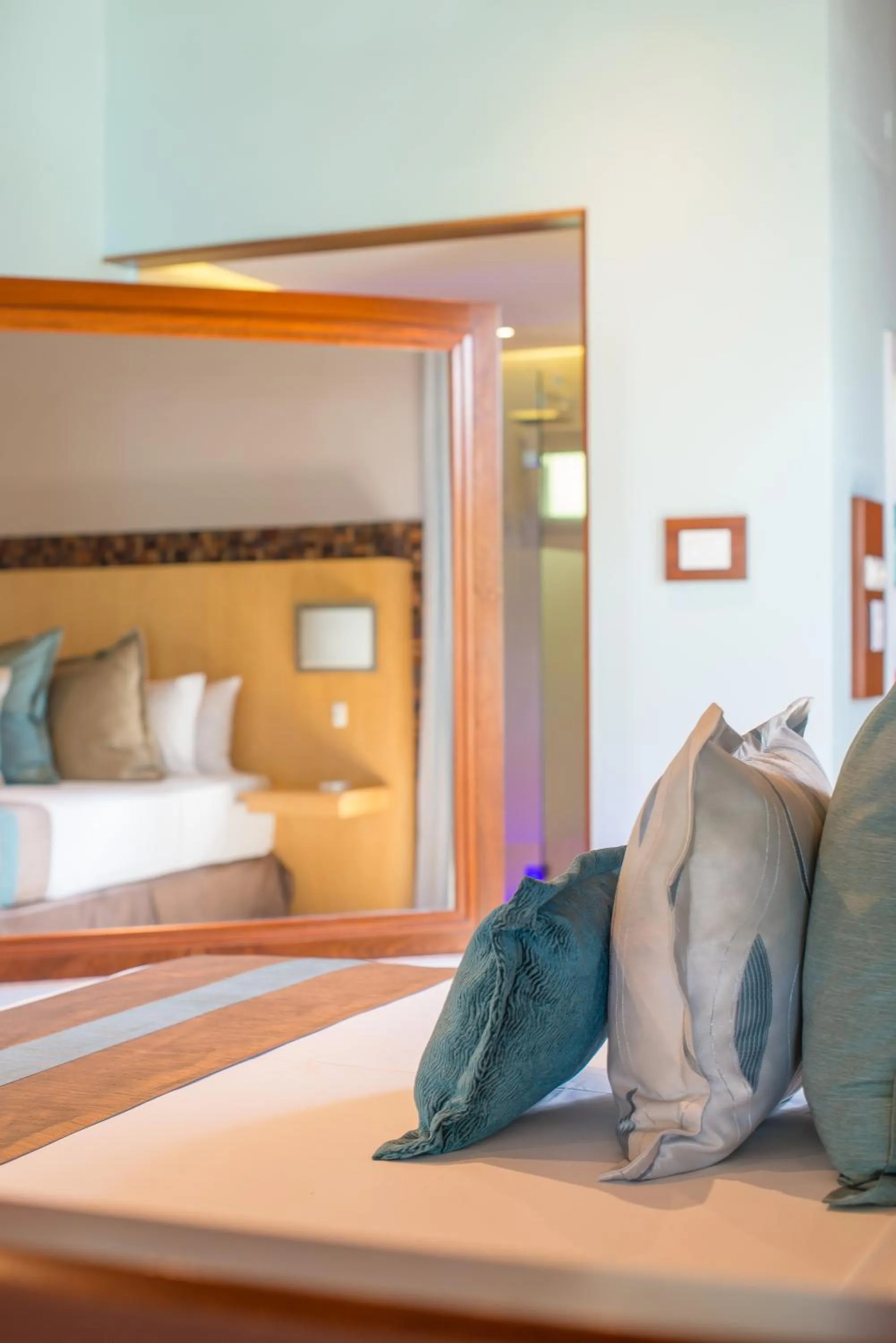 Decorative detail, Bed in Coco de Mer Hotel and Black Parrot Suites