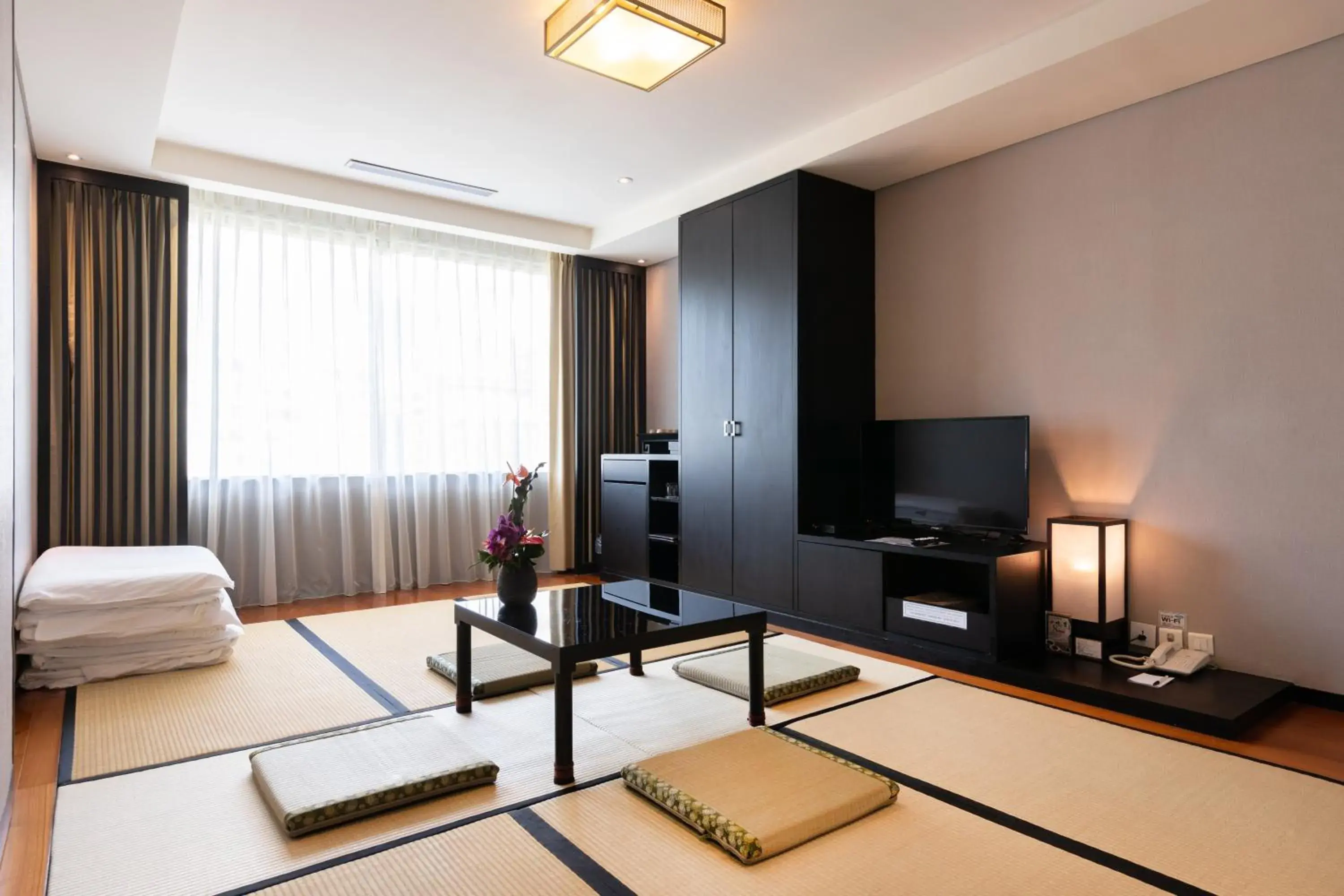 Photo of the whole room, TV/Entertainment Center in Beitou Sweet Me Hot Spring Resort