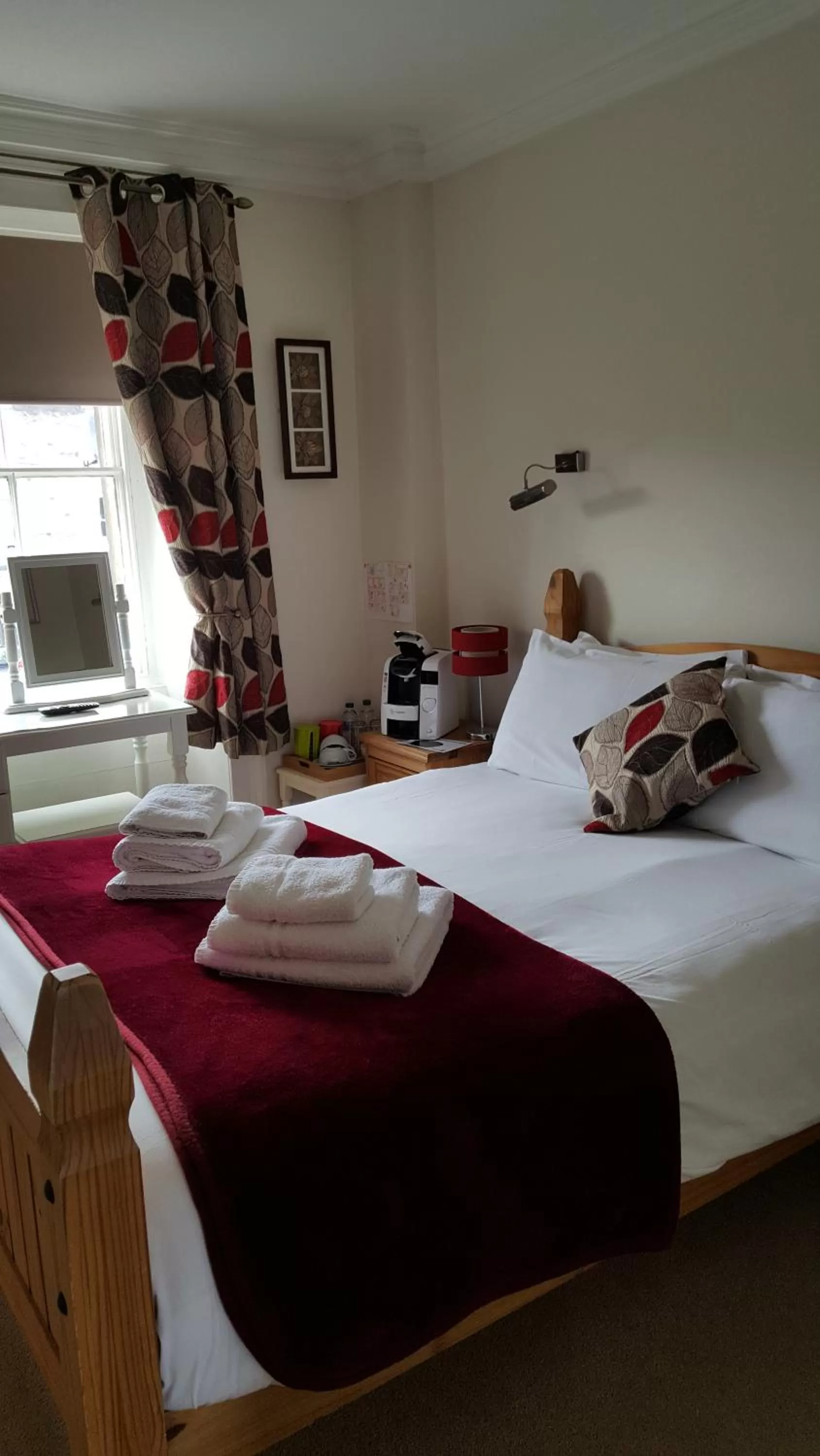 Bed in The Royal Oak Hotel