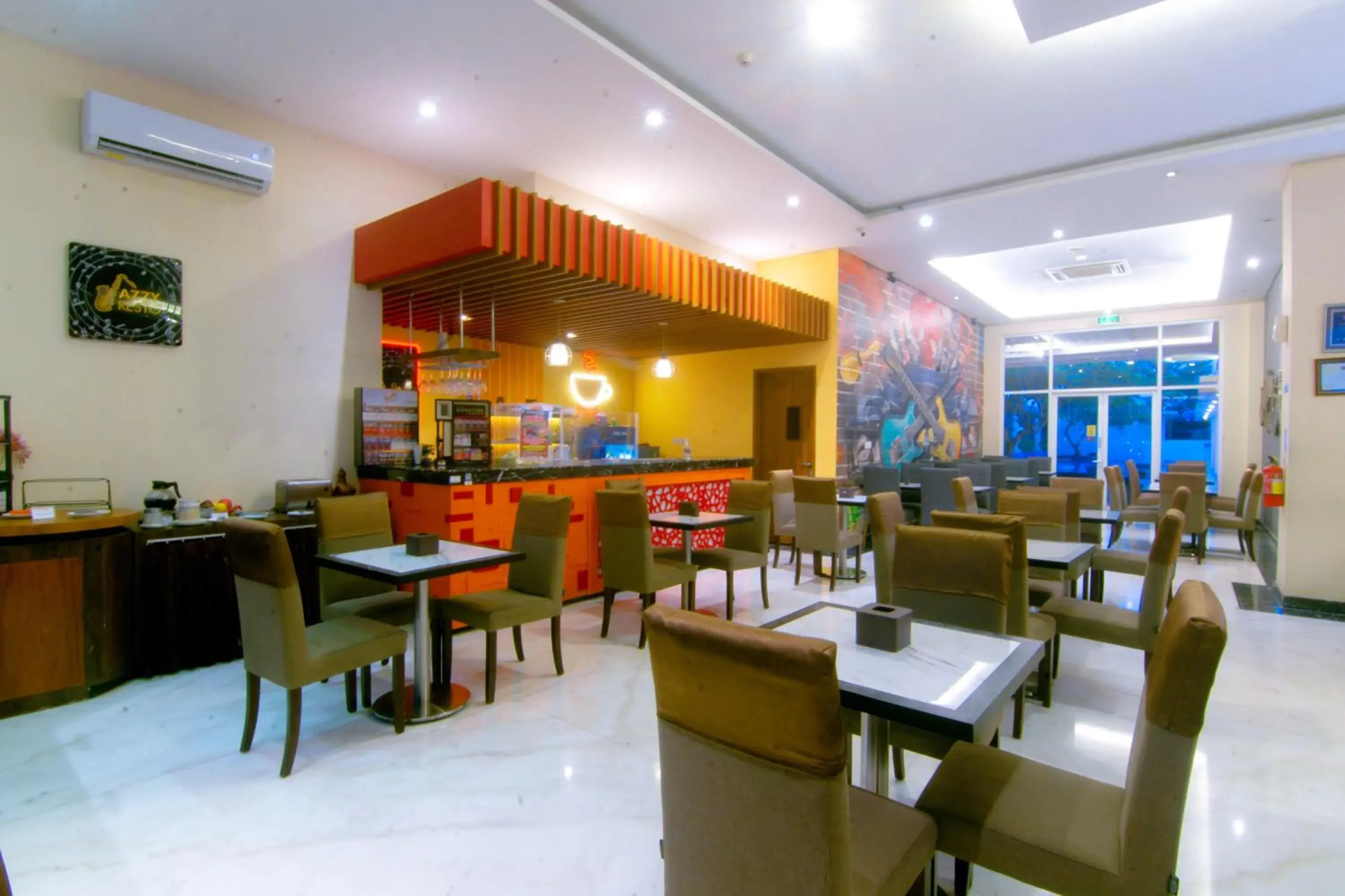 Restaurant/Places to Eat in Front One Hotel Purwodadi